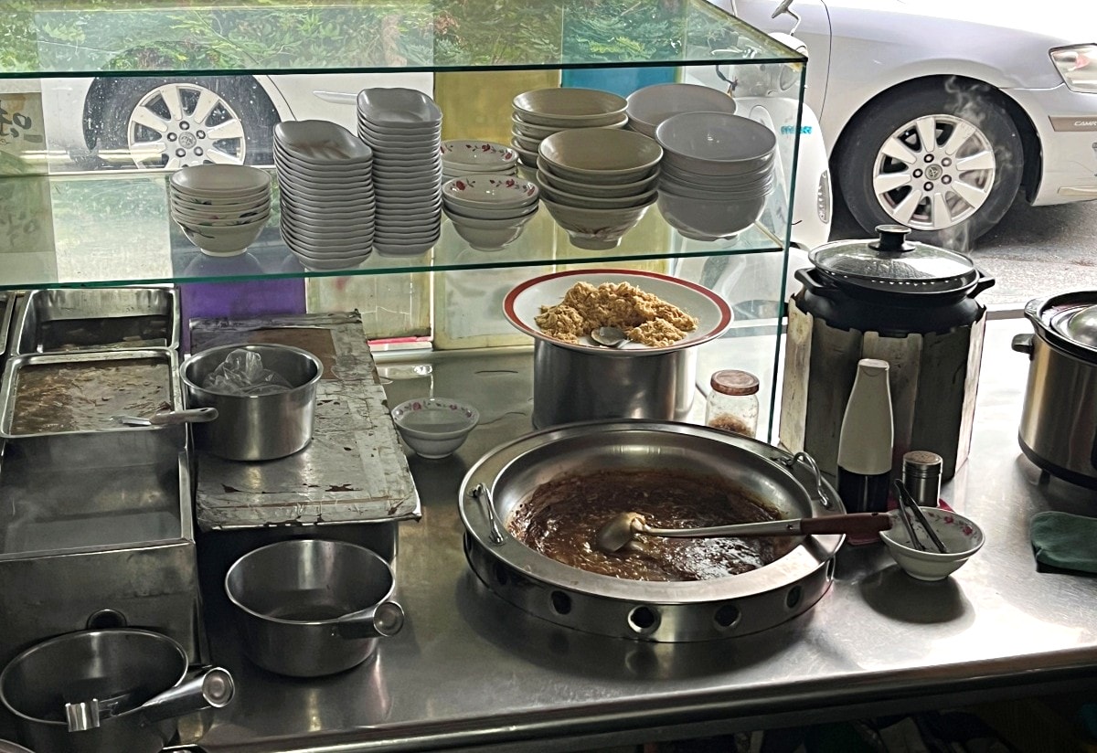 高雄 朝記傳統美食-蓮池潭老牌名店 | 25元起香菇肉燥飯 | 左營蓮池潭美食推薦 - 第3張圖 高雄 朝記傳統美食-蓮池潭老牌名店 | 25元起香菇肉燥飯 | 左營蓮池潭美食推薦