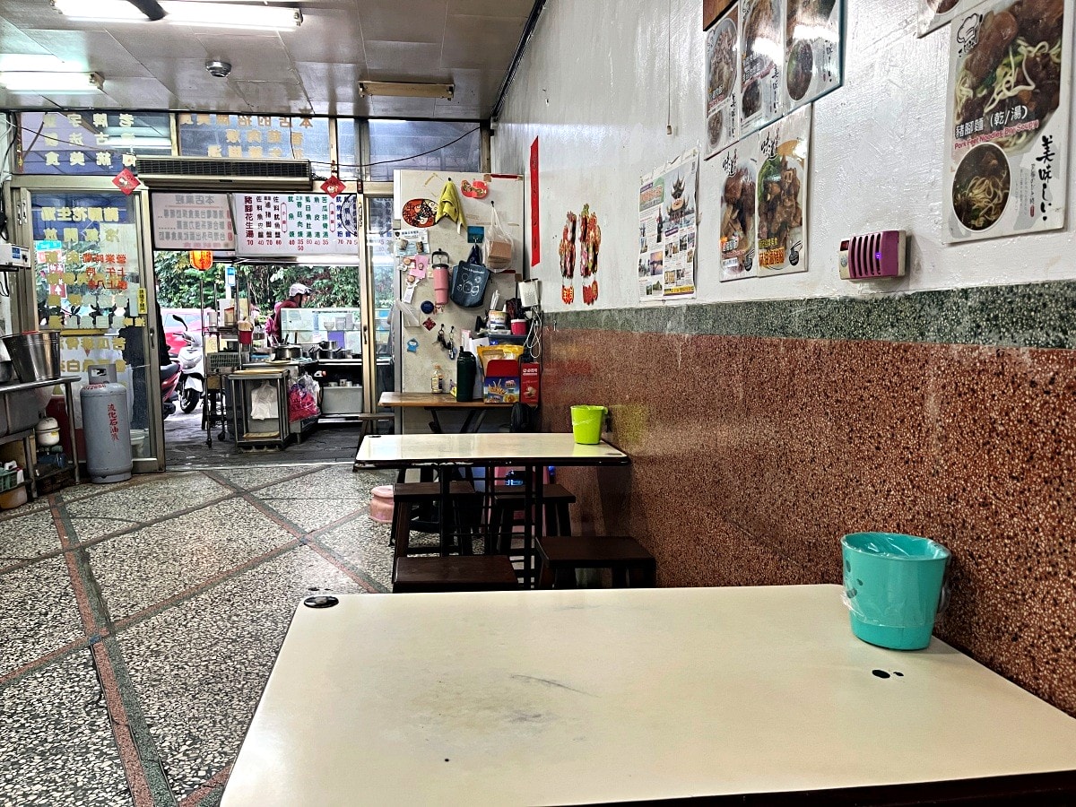 高雄 朝記傳統美食-蓮池潭老牌名店 | 25元起香菇肉燥飯 | 左營蓮池潭美食推薦 - 第5張圖 高雄 朝記傳統美食-蓮池潭老牌名店 | 25元起香菇肉燥飯 | 左營蓮池潭美食推薦