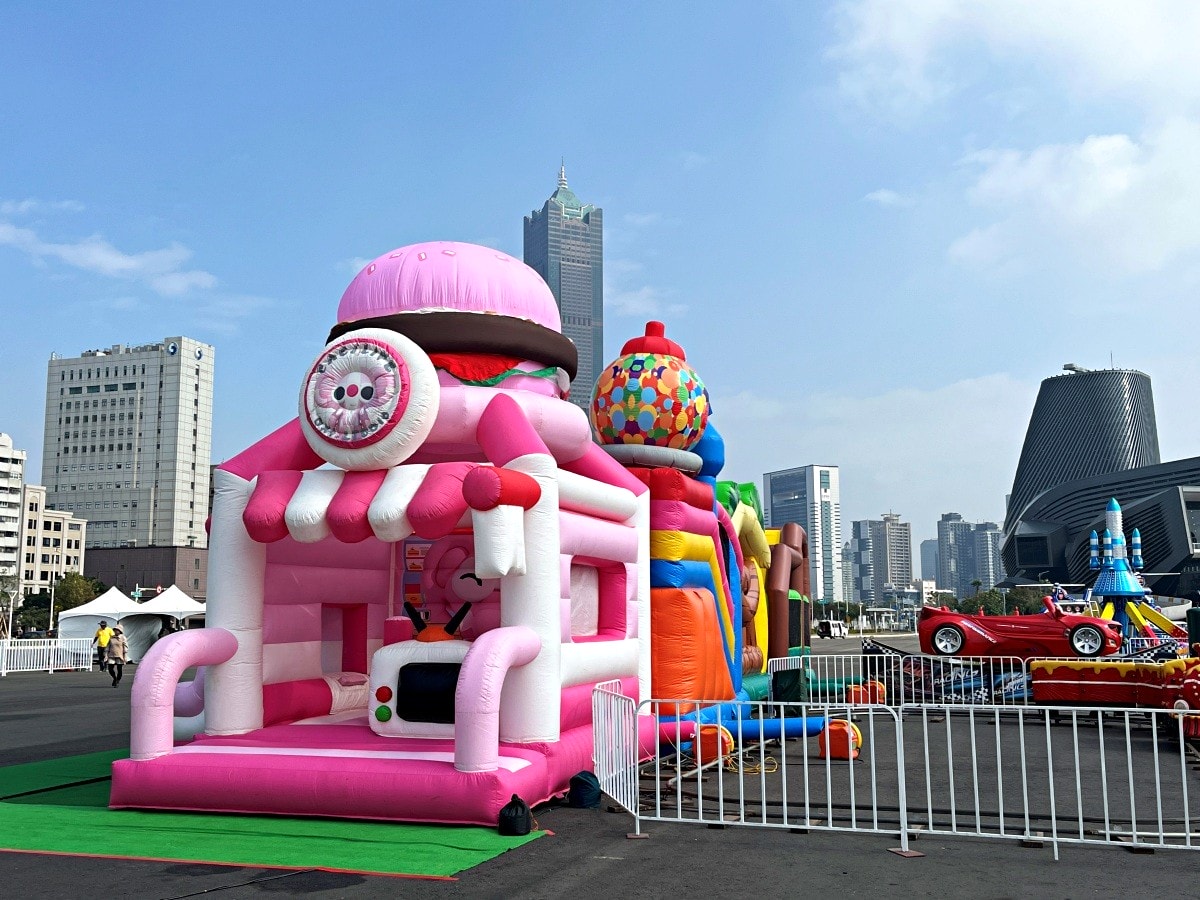 高雄冬日遊樂園 2025 | 吉伊卡哇聯名遊樂園 | 吉伊卡哇提燈 | 高雄吉伊卡哇 | 高雄燈會2025