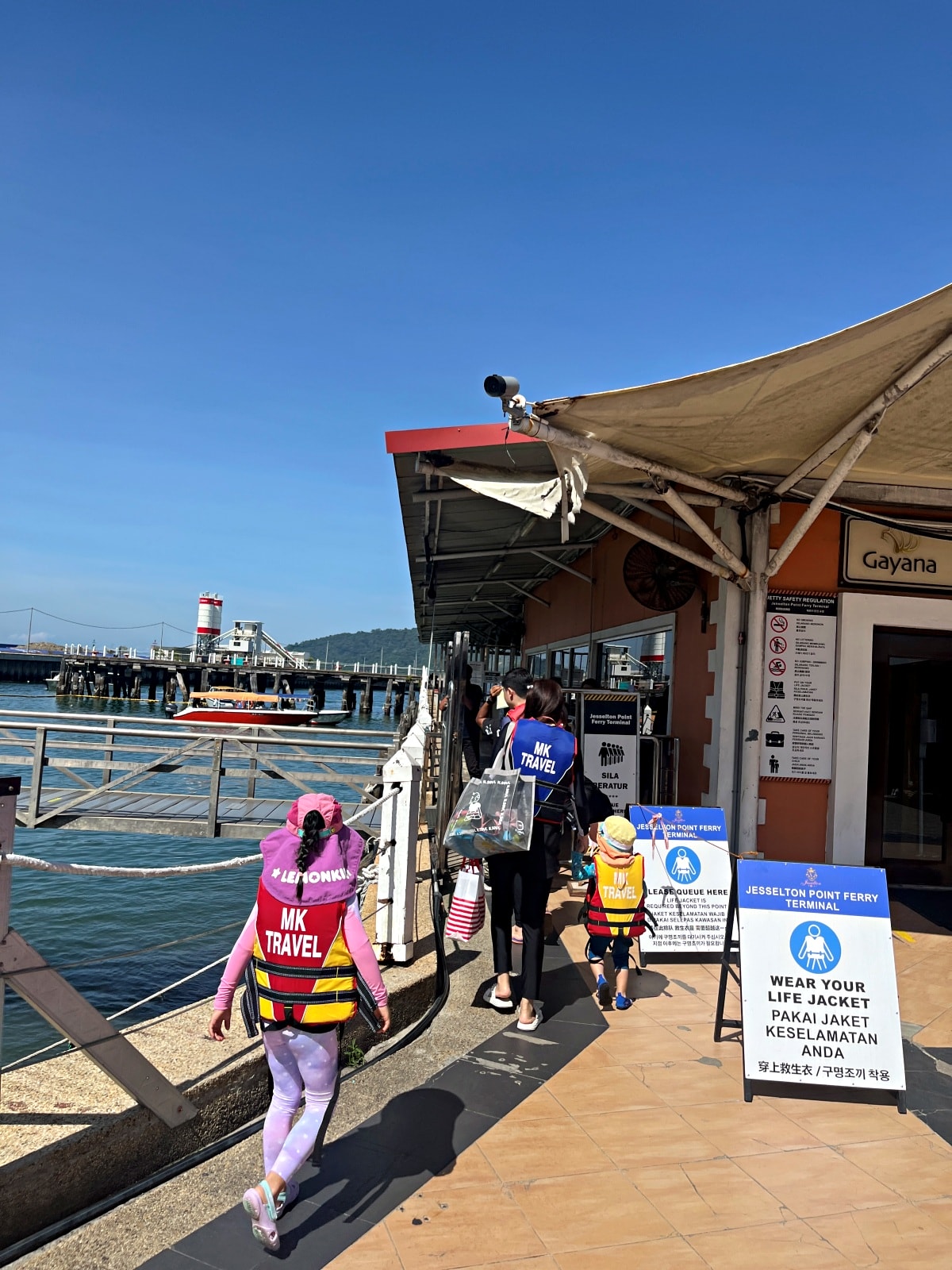 沙巴亞庇跳島 | 自己買船票超簡單 | 坐船出海浮潛一整天只要500臺幣? - 第14張圖 沙巴亞庇跳島 | 自己買船票超簡單 | 坐船出海浮潛一整天只要500臺幣?