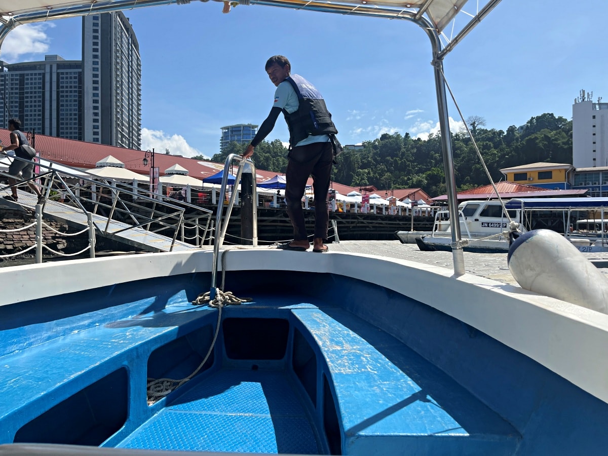 沙巴亞庇跳島 | 自己買船票超簡單 | 坐船出海浮潛一整天只要500臺幣? - 第17張圖 沙巴亞庇跳島 | 自己買船票超簡單 | 坐船出海浮潛一整天只要500臺幣?