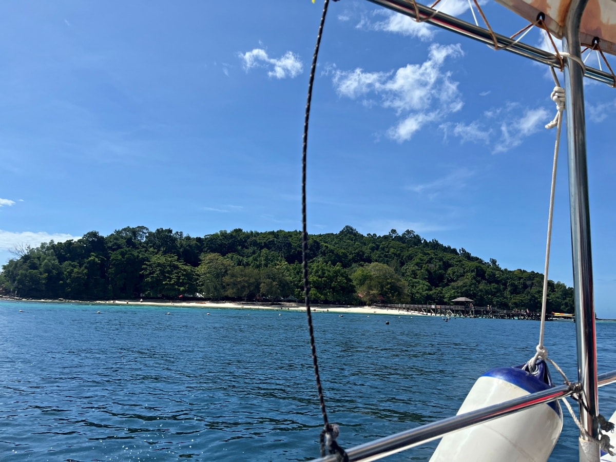 沙巴亞庇跳島 | 自己買船票超簡單 | 坐船出海浮潛一整天只要500臺幣? - 第31張圖 沙巴亞庇跳島 | 自己買船票超簡單 | 坐船出海浮潛一整天只要500臺幣?