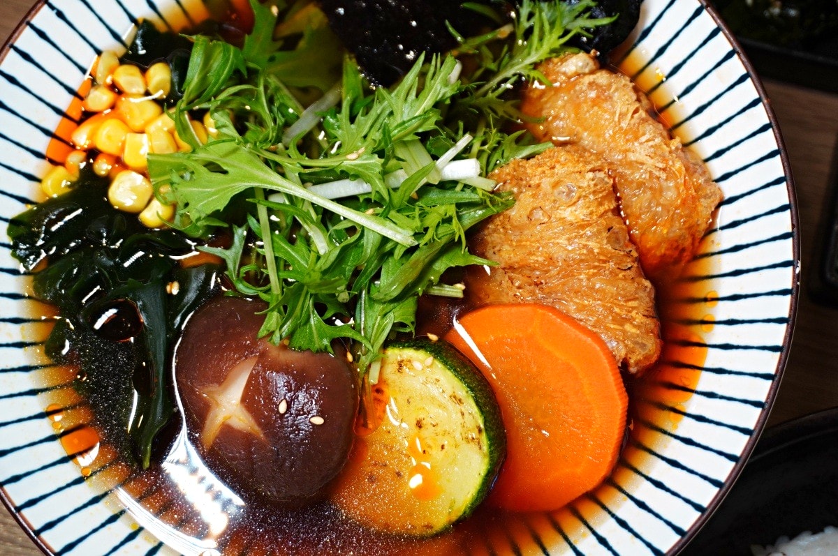 高雄 有樹食.日式素食烏龍麵 | 質感素食餐廳,鼓山區美食再加一 | 無蛋奶無五辛蔬食 - 第23張圖 高雄 有樹食.日式素食烏龍麵 | 質感素食餐廳,鼓山區美食再加一 | 無蛋奶無五辛蔬食