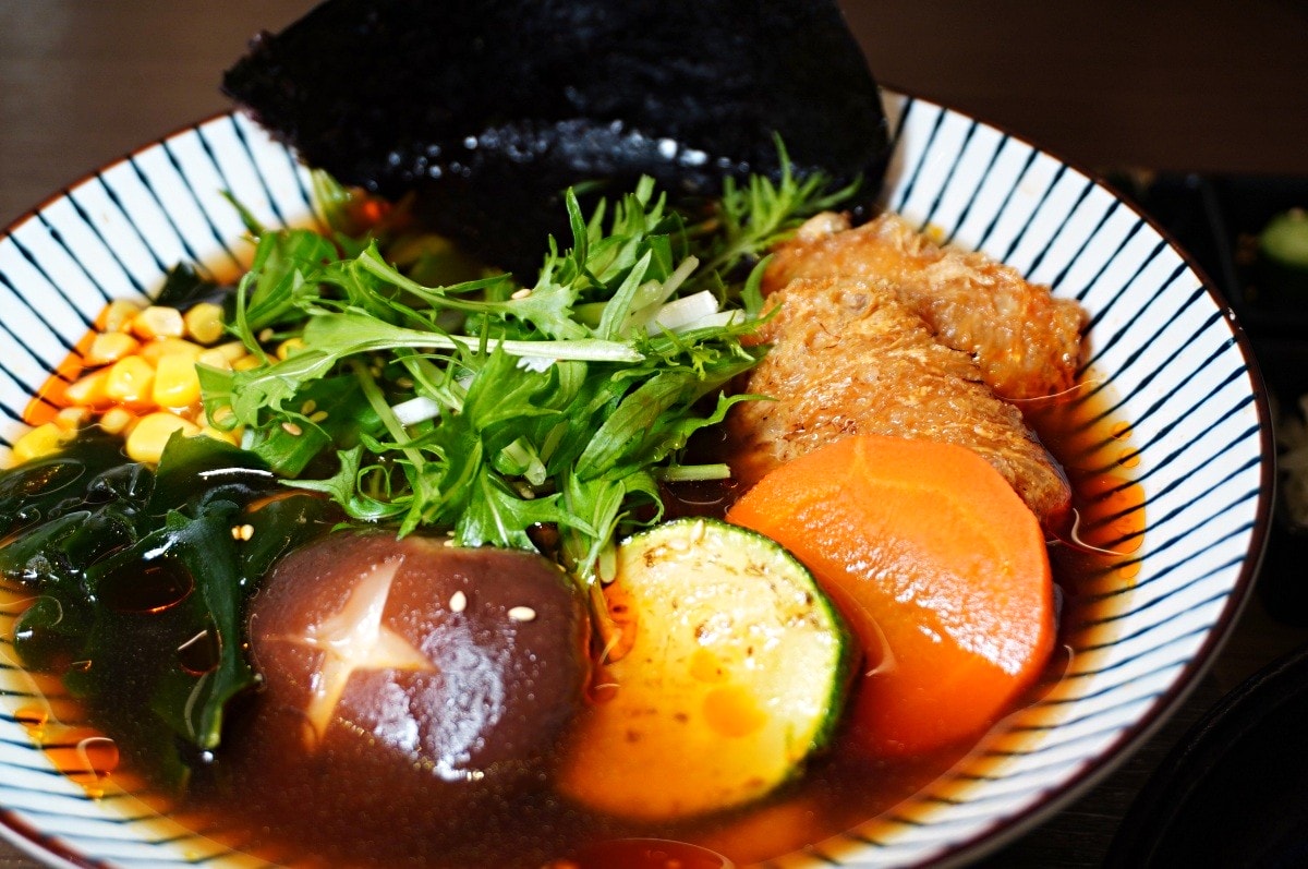 高雄 有樹食.日式素食烏龍麵 | 質感素食餐廳,鼓山區美食再加一 | 無蛋奶無五辛蔬食 - 第24張圖 高雄 有樹食.日式素食烏龍麵 | 質感素食餐廳,鼓山區美食再加一 | 無蛋奶無五辛蔬食
