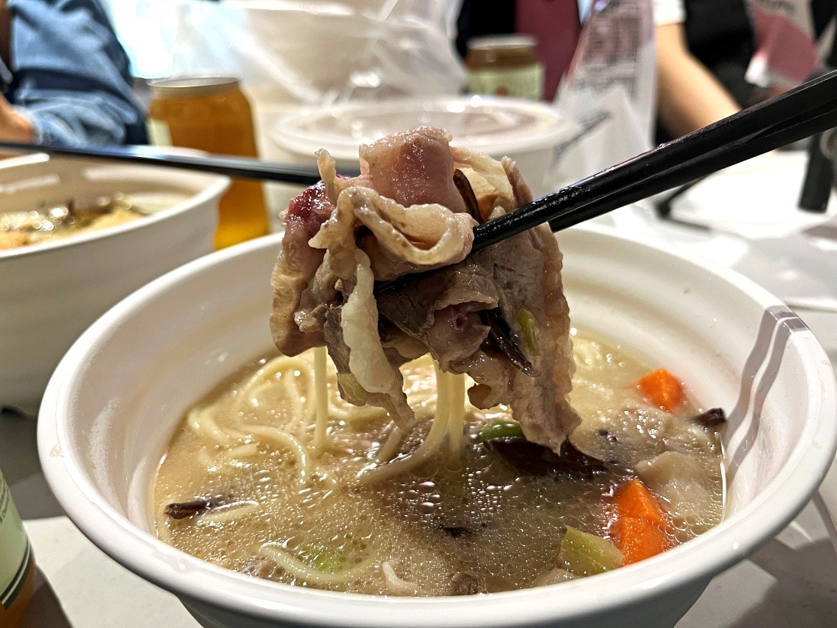 高雄 甄鮮麵館 | AI 智能麵店全自動製麵煮麵 | 還有好吃的智慧販售小菜冰淇淋 - 第15張圖 高雄 甄鮮麵館 | AI 智能麵店全自動製麵煮麵 | 還有好吃的智慧販售小菜冰淇淋