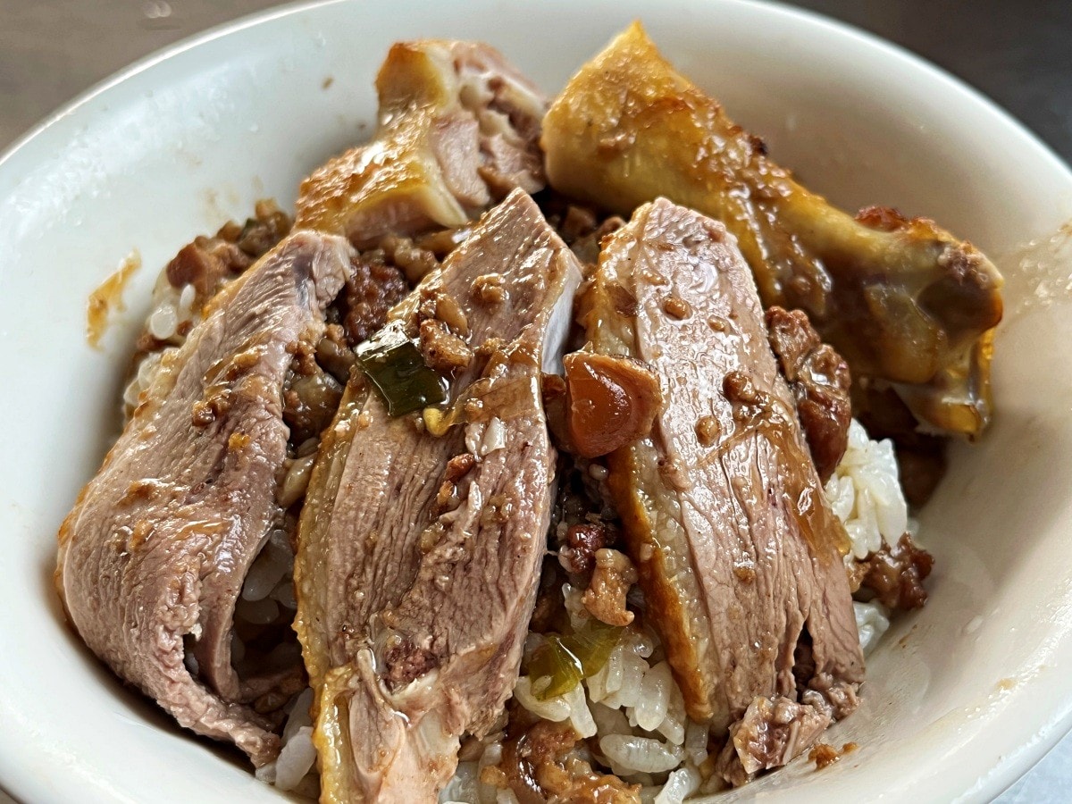 美枝小吃部 – 前鎮無招牌30年老店 | 必吃鴨肉飯 | 招牌肉羹 - 第11張圖 美枝小吃部 – 前鎮無招牌30年老店 | 必吃鴨肉飯 | 招牌肉羹