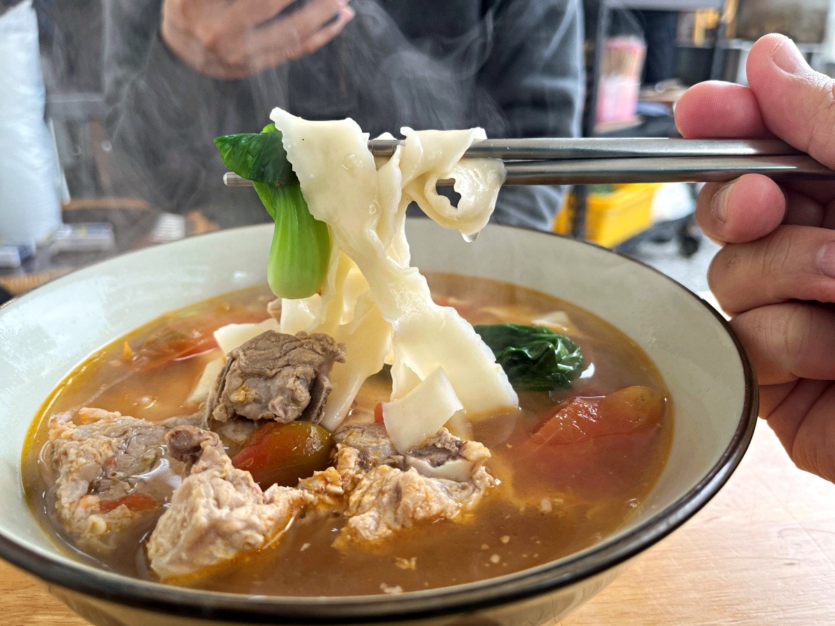 英明無名麵店 | 高雄 超好吃熱油潑辣麵 | 英明國中旁人氣陽春麵店 - 第14張圖 英明無名麵店 | 高雄 超好吃熱油潑辣麵 | 英明國中旁人氣陽春麵店