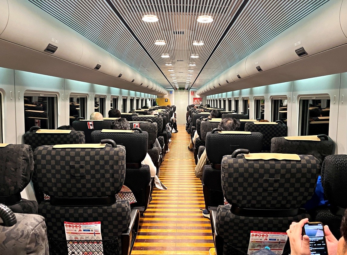 福岡- 長崎交通 | 西九州長崎新幹線 – N700S 鷗號 | 日本新幹線最舒服的普通對號席 | 接力海鷗到博多-長崎 - 第9張圖 福岡- 長崎交通 | 西九州長崎新幹線 – N700S 鷗號 | 日本新幹線最舒服的普通對號席 | 接力海鷗到博多-長崎