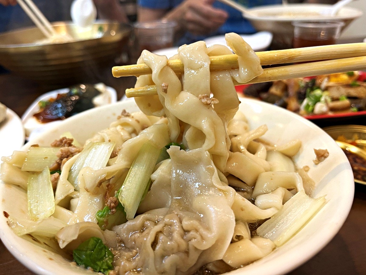 北芳園 牛肉拉麵-鳳山大東店 | 加麵不加價超美味手工刀削麵 | 必需要推的平價美味