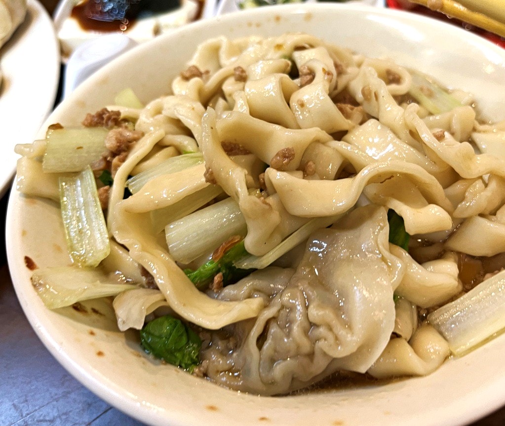 北芳園 牛肉拉麵-鳳山大東店 | 加麵不加價超美味手工刀削麵 | 必需要推的平價美味