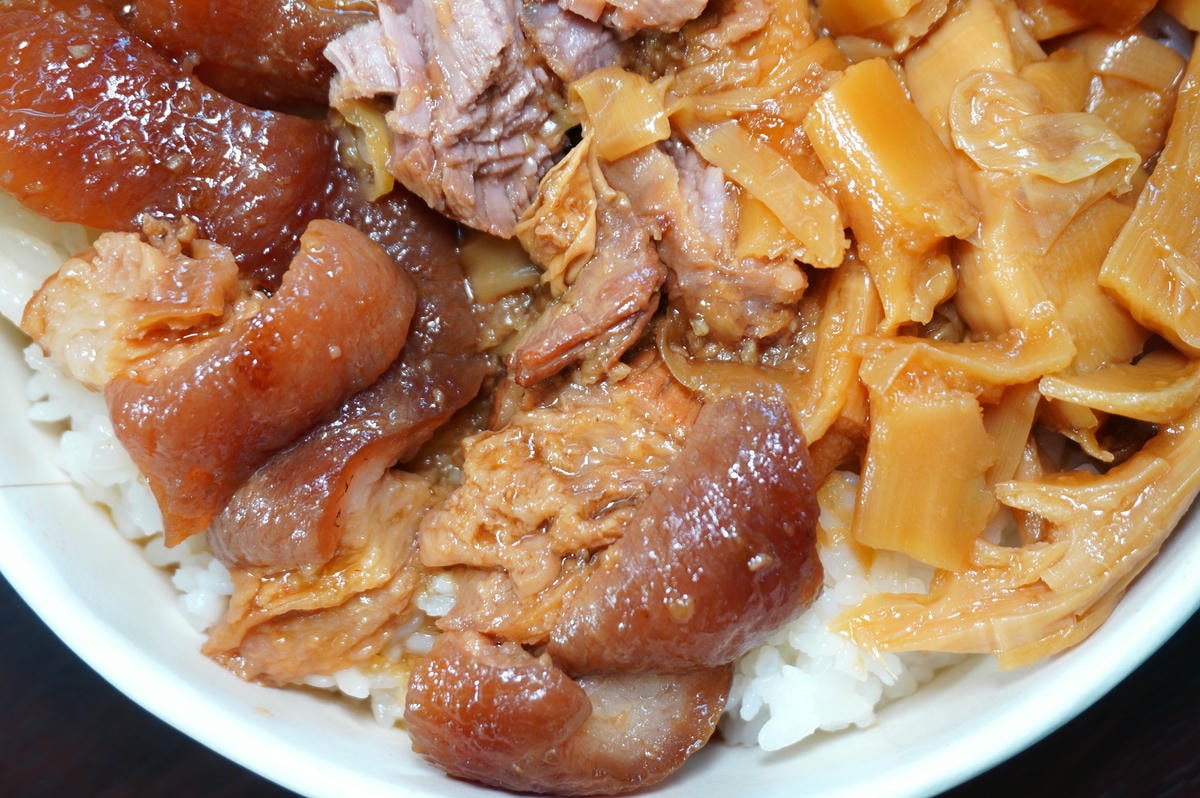 高雄人氣美食市場 -德民黃昏市場 | 超過百攤人氣美食熟食 | 實在銅板美食 | 高雄熟食市場 - 第13張圖 高雄人氣美食市場 -德民黃昏市場 | 超過百攤人氣美食熟食 | 實在銅板美食 | 高雄熟食市場