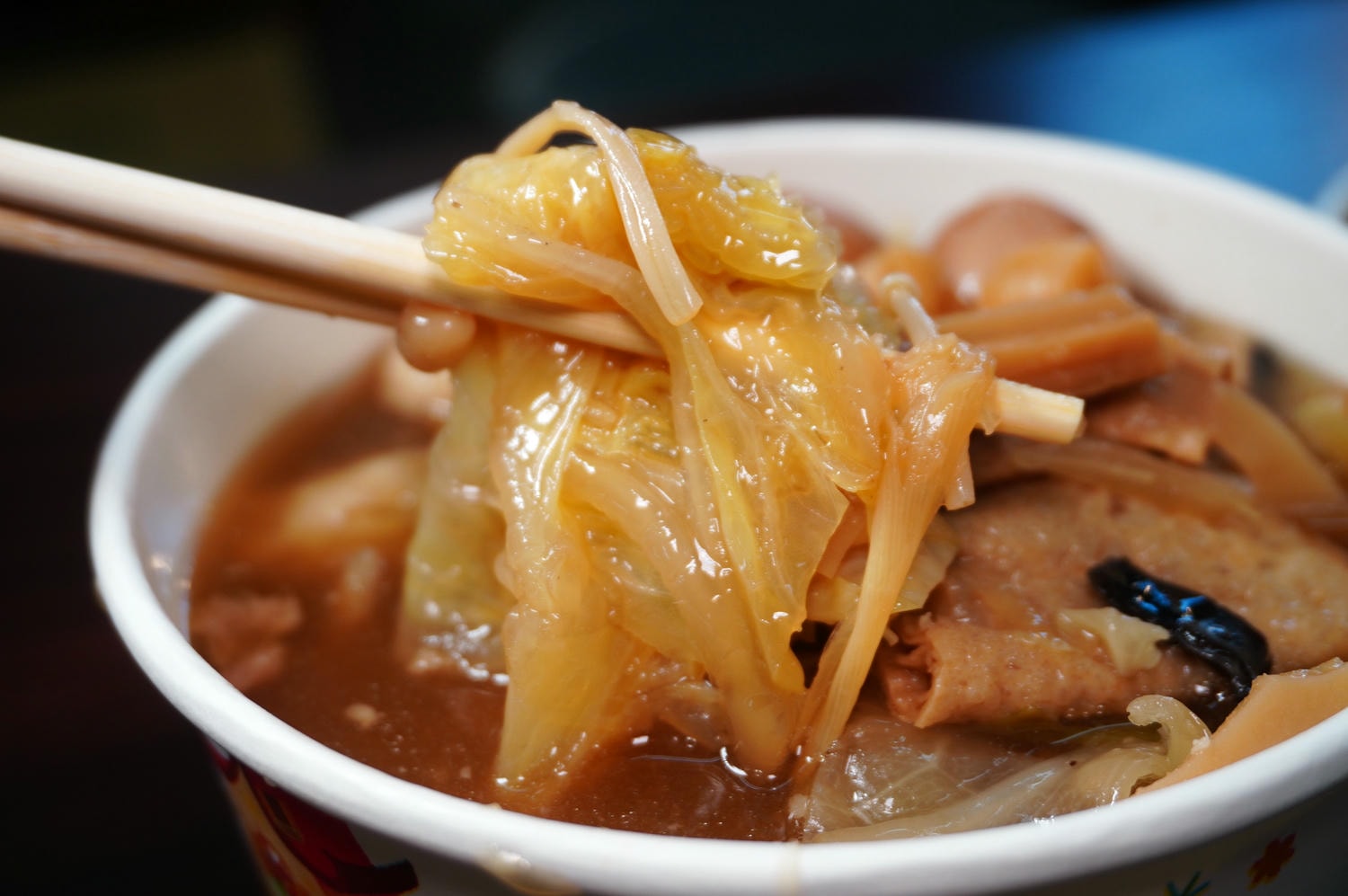 高雄人氣美食市場 -德民黃昏市場 | 超過百攤人氣美食熟食 | 實在銅板美食 | 高雄熟食市場 - 第17張圖 高雄人氣美食市場 -德民黃昏市場 | 超過百攤人氣美食熟食 | 實在銅板美食 | 高雄熟食市場