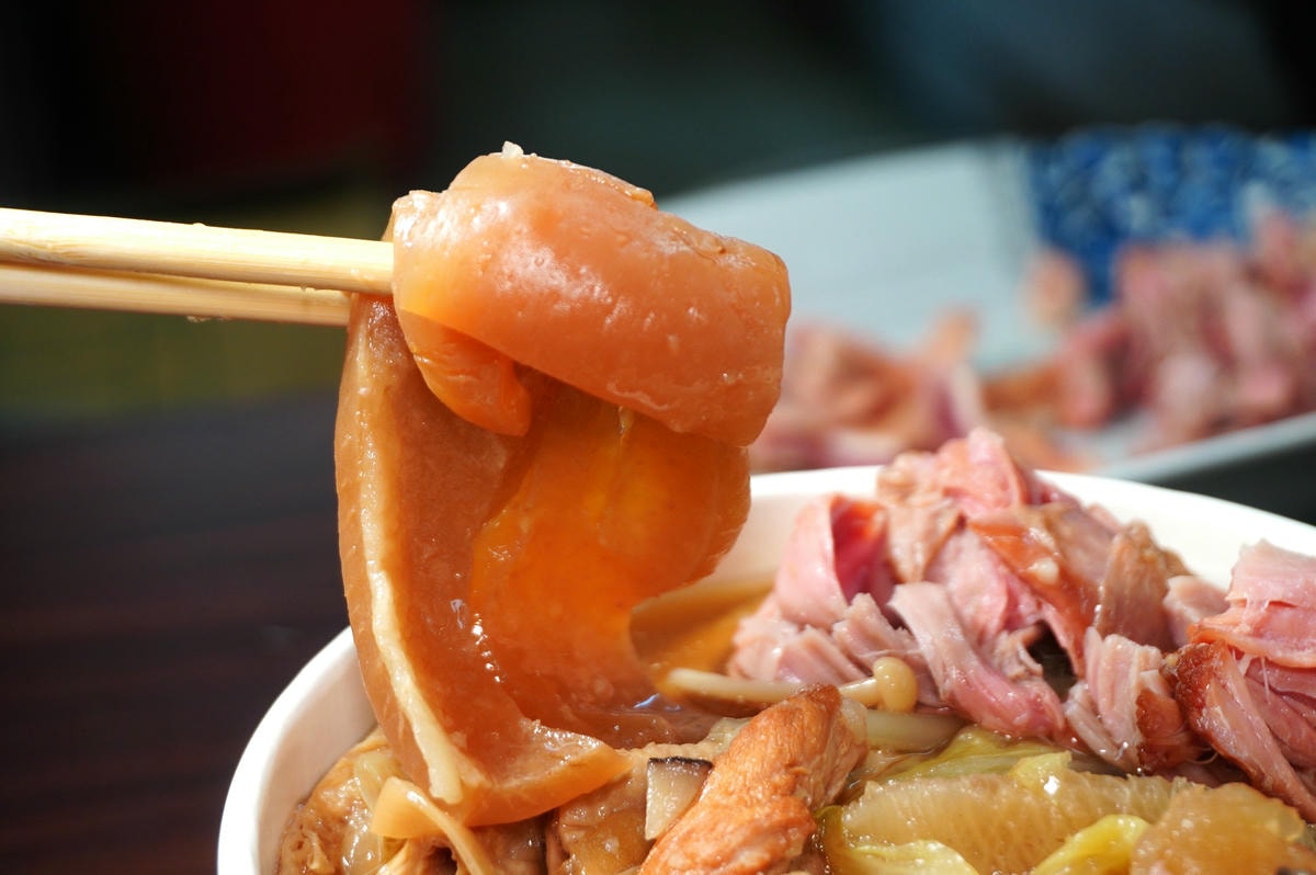 高雄人氣美食市場 -德民黃昏市場 | 超過百攤人氣美食熟食 | 實在銅板美食 | 高雄熟食市場 - 第18張圖 高雄人氣美食市場 -德民黃昏市場 | 超過百攤人氣美食熟食 | 實在銅板美食 | 高雄熟食市場