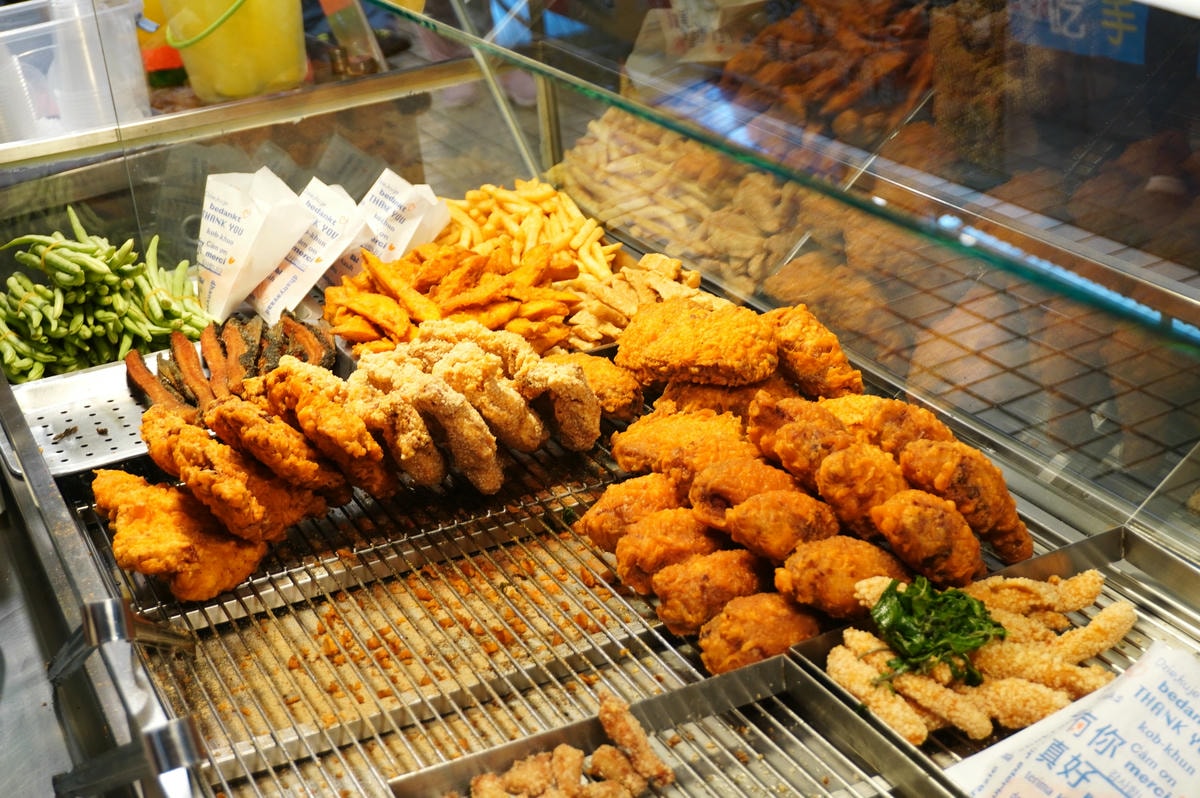 高雄人氣美食市場 -德民黃昏市場 | 超過百攤人氣美食熟食 | 實在銅板美食 | 高雄熟食市場 - 第34張圖 高雄人氣美食市場 -德民黃昏市場 | 超過百攤人氣美食熟食 | 實在銅板美食 | 高雄熟食市場