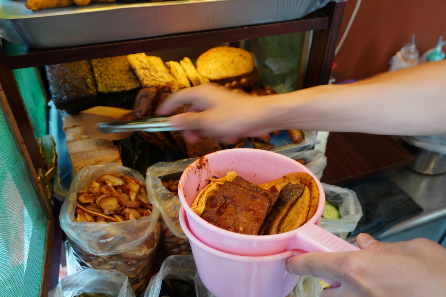 楠梓人必吃每天營業3小時滷味 | 李媽媽櫥窗滷味 楠梓站前店 | | 宅配滷味推薦 - 第15張圖 楠梓人必吃每天營業3小時滷味 | 李媽媽櫥窗滷味 楠梓站前店 | | 宅配滷味推薦