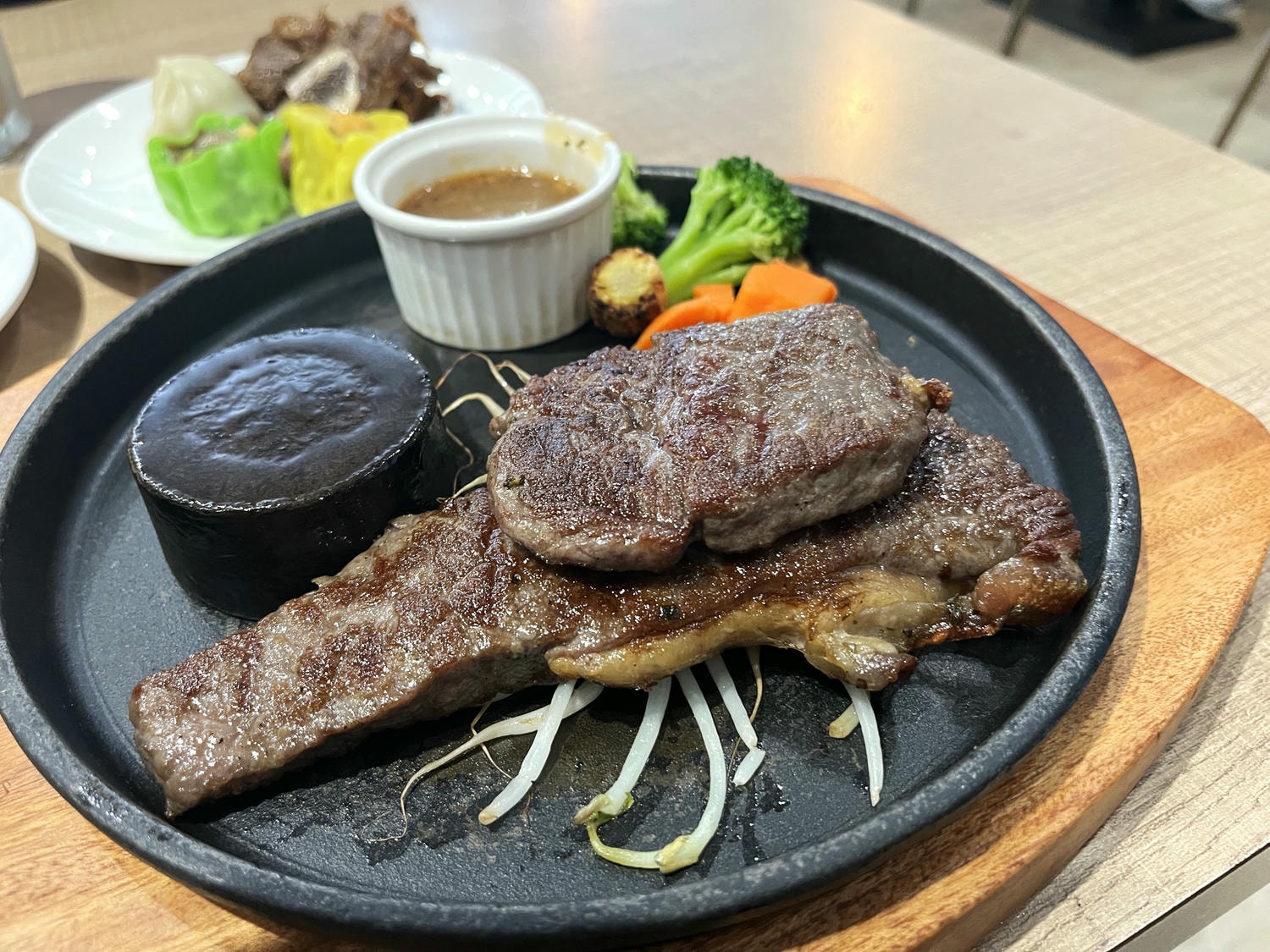 牛室炙燒牛排 高雄鳳山店 | 418 起主餐排餐+ 豐富自助吧料理無限享用