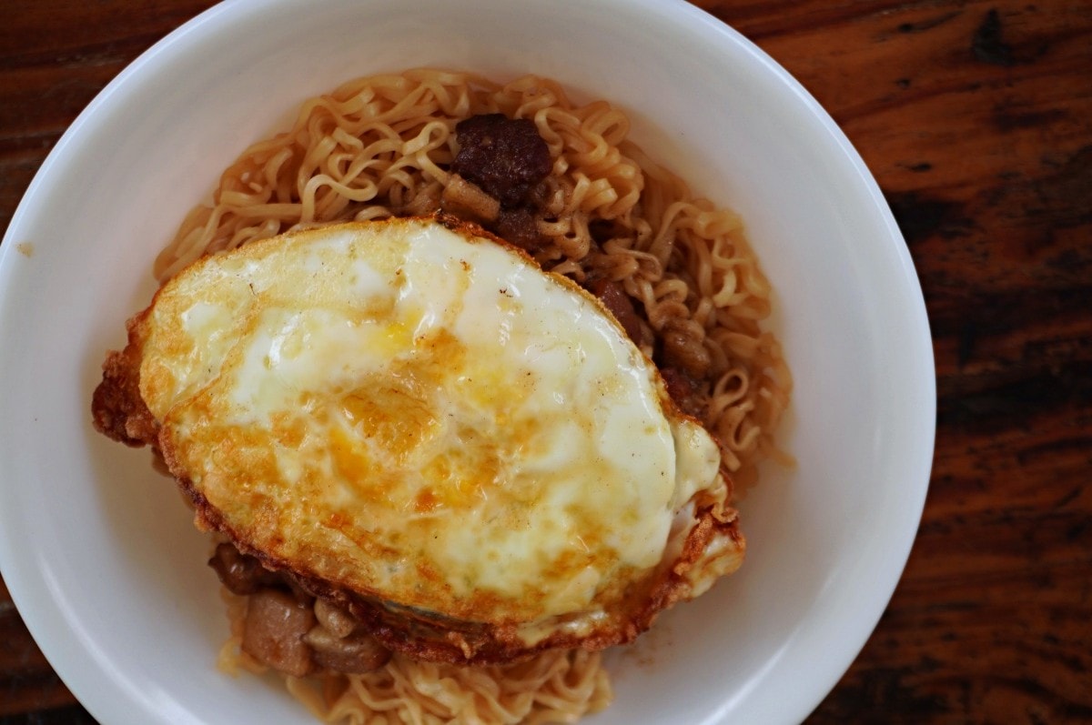 憶起痴麵 台南-安平新開古早童玩所 | 古早自熬鍋燒麵 | 美味台式小吃