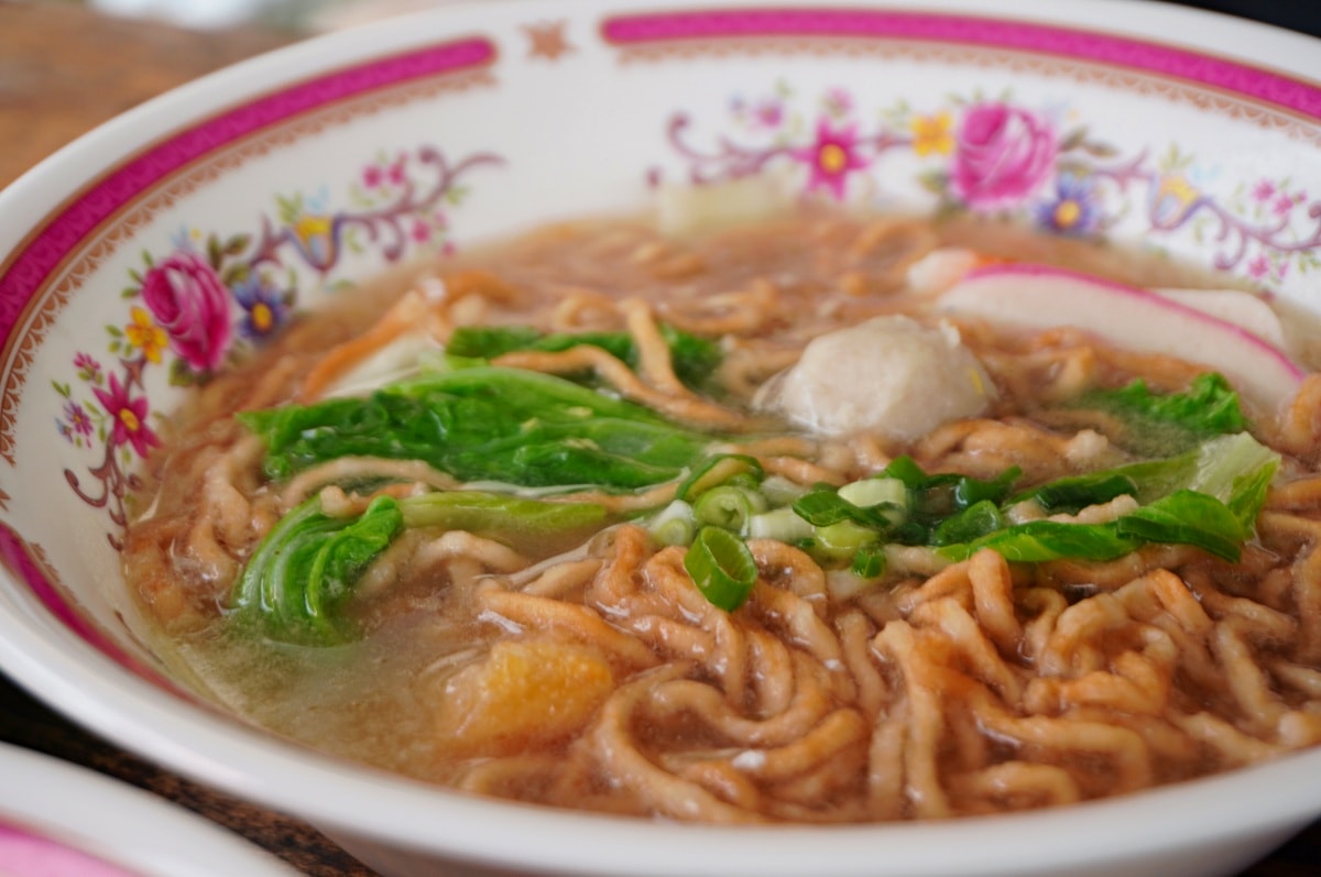 憶起痴麵 台南-安平新開古早童玩所 | 古早自熬鍋燒麵 | 美味台式小吃