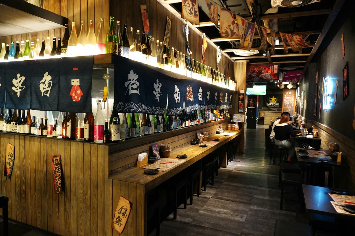 老串角居酒屋—新莊店 | 炭火直燒新北知名連鎖居酒屋 | 新莊餐廳推薦 - 第2張圖 老串角居酒屋—新莊店 | 炭火直燒新北知名連鎖居酒屋 | 新莊餐廳推薦