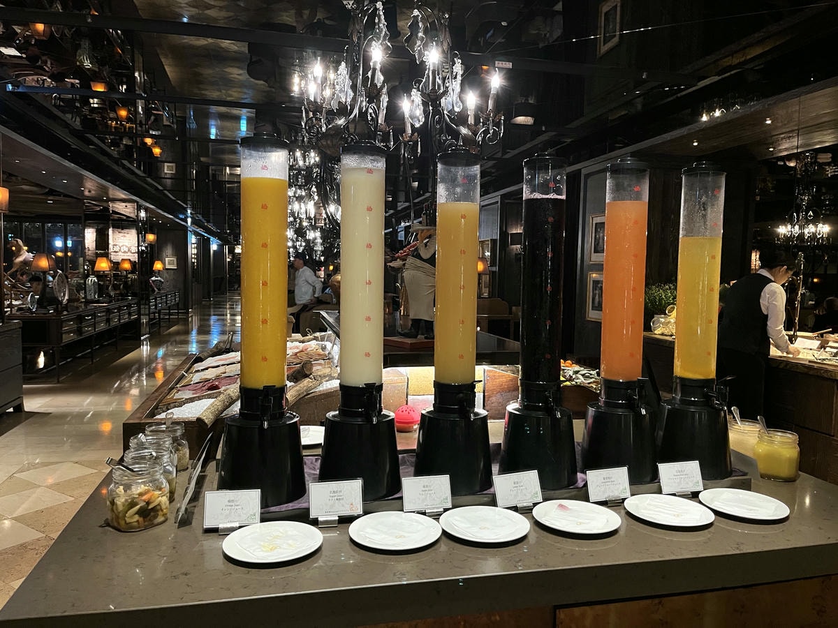 台北君品酒店 五鐵共構交通超方便｜行政樓層開箱｜可以吃到中午 12點的早餐｜高鐵飯店聯票78折起