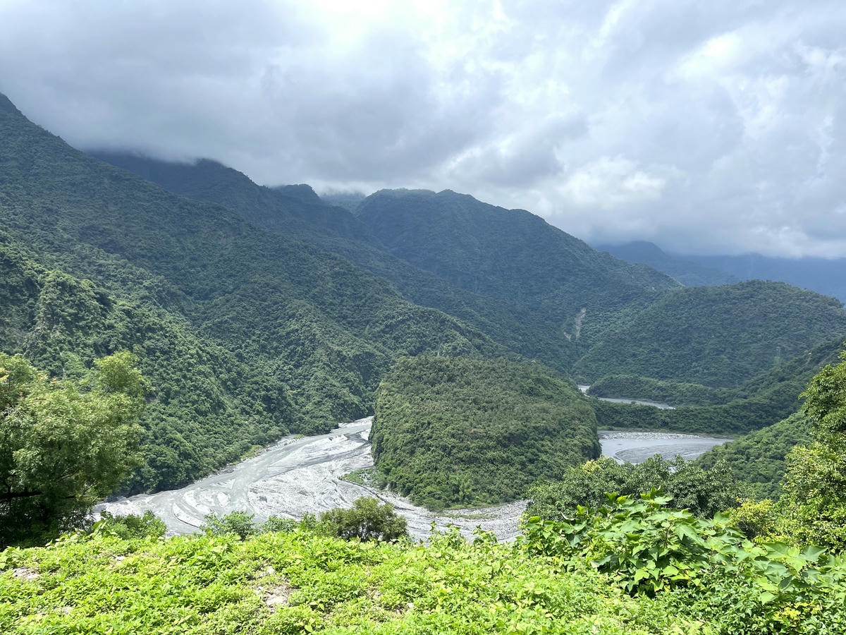 高雄茂林多納1日遊 | 帶你認識不一樣的多納隱密景點 | 多納吊橋 | 小長城 | 超好吃的石板烤肉 - 第7張圖 高雄茂林多納1日遊 | 帶你認識不一樣的多納隱密景點 | 多納吊橋 | 小長城 | 超好吃的石板烤肉