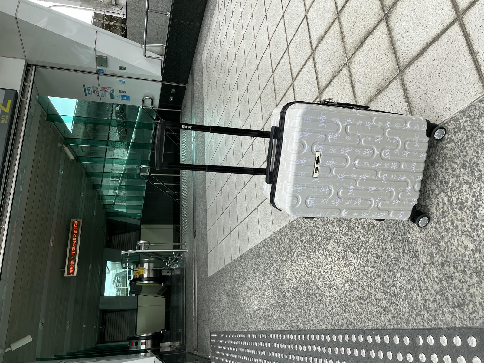 移動城堡寵物推車 仙杜瑞拉系列 7公斤內+20吋百夫長登機箱聯名款 中世紀古堡杏棕 - 第16張圖 移動城堡寵物推車 仙杜瑞拉系列 7公斤內+20吋百夫長登機箱聯名款 中世紀古堡杏棕
