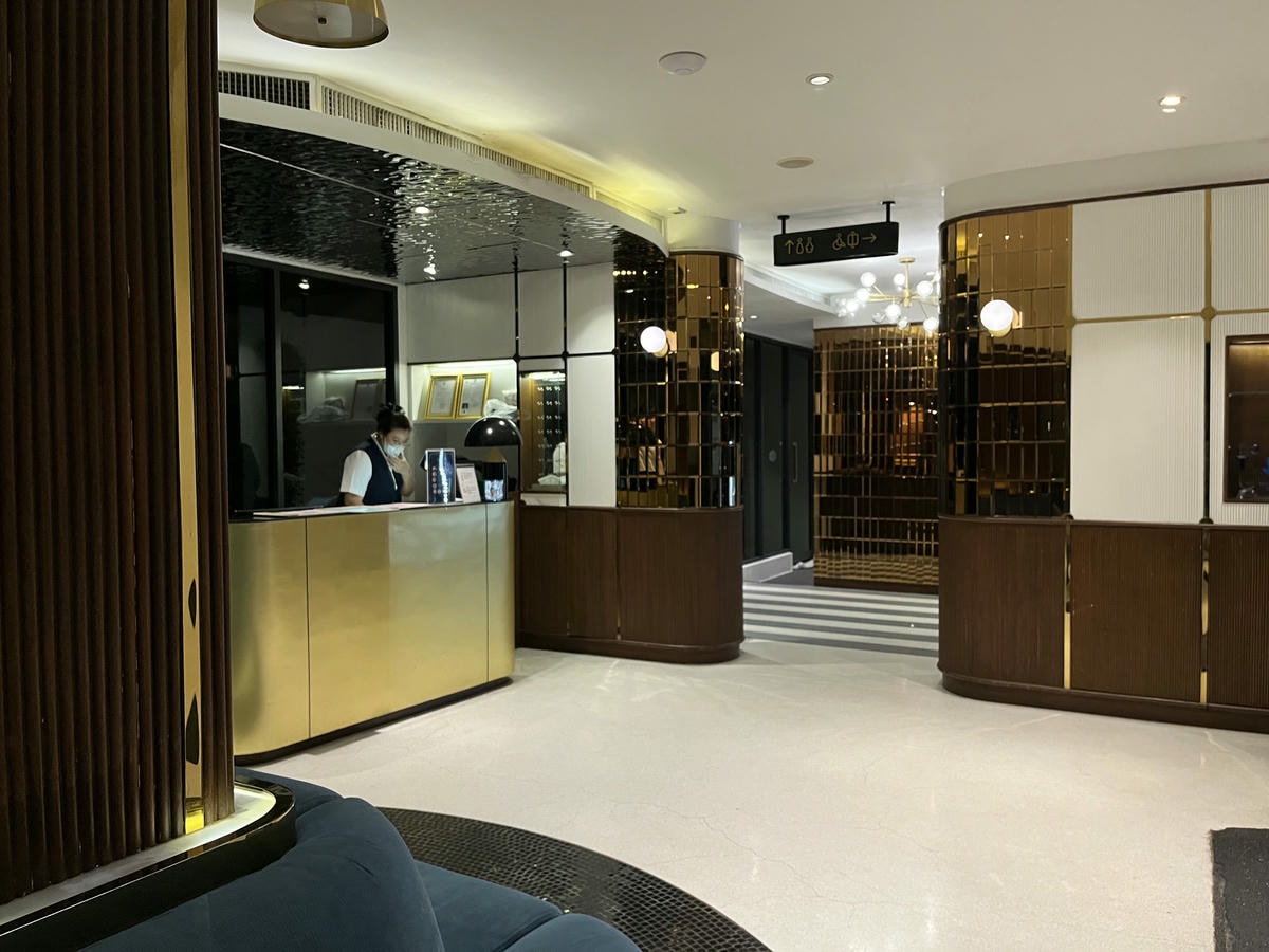 HOTEL AMBER 曼谷 | ONNUT 區 歐風古典飯店| BTS 10分鐘 | 賣場餐廳步行距離 | 曼谷平價飯店推薦