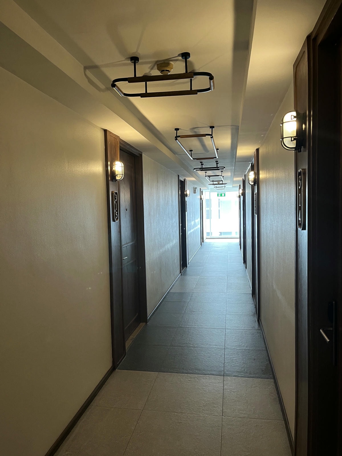 HOTEL AMBER 曼谷 | ONNUT 區 歐風古典飯店| BTS 10分鐘 | 賣場餐廳步行距離 | 曼谷平價飯店推薦