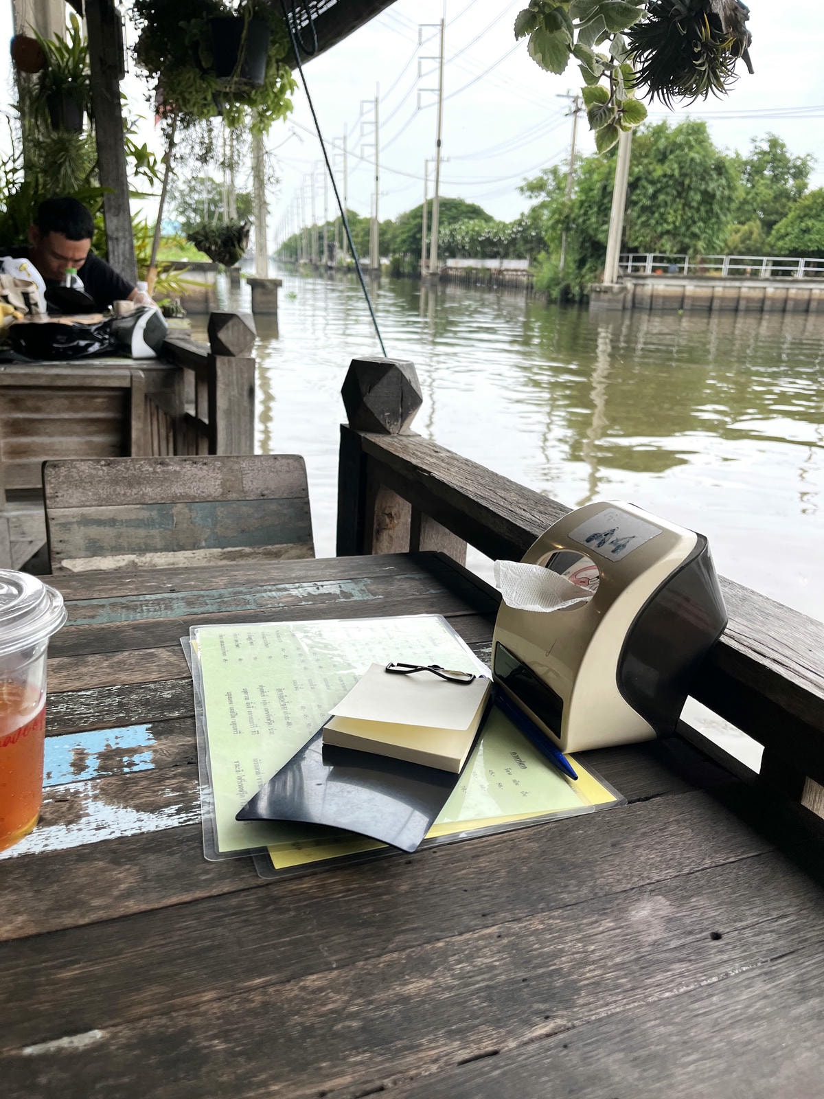 超療癒行程!曼谷貓船體驗懶人包 | 在曼谷搭船和貓一起看夕陽 | 鱷魚頭市場水上市場 - 第10張圖 超療癒行程!曼谷貓船體驗懶人包 | 在曼谷搭船和貓一起看夕陽 | 鱷魚頭市場水上市場