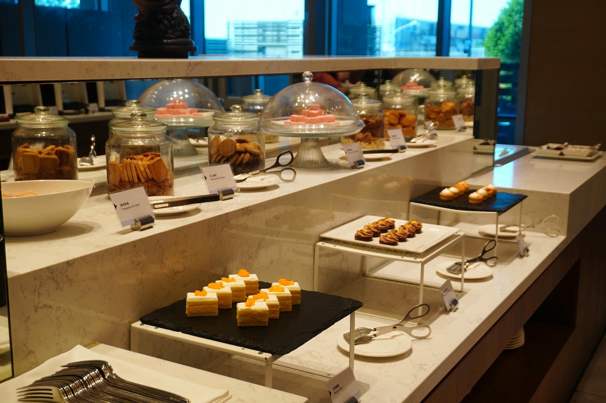 桃園機場凱悅酒店 | Market Café Buffet 生食級干貝 | 招牌馬卡龍 - 第35張圖 桃園機場凱悅酒店 | Market Café Buffet 生食級干貝 | 招牌馬卡龍