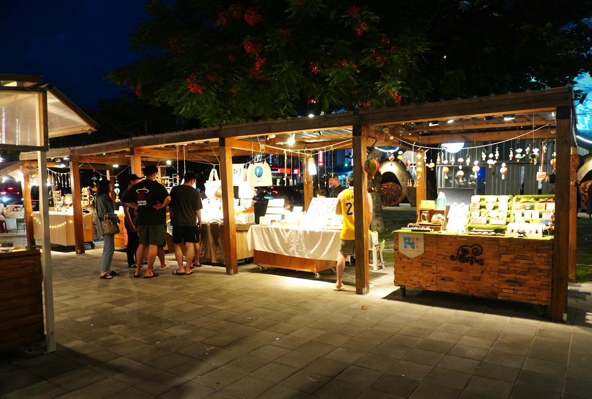 來台東輕旅行帶你怎麼玩 | 鐵花商圈微光集TTwilight Bazaar | 台東熱氣球季 | 2026台東博覽會 - 第3張圖 來台東輕旅行帶你怎麼玩 | 鐵花商圈微光集TTwilight Bazaar | 台東熱氣球季 | 2026台東博覽會