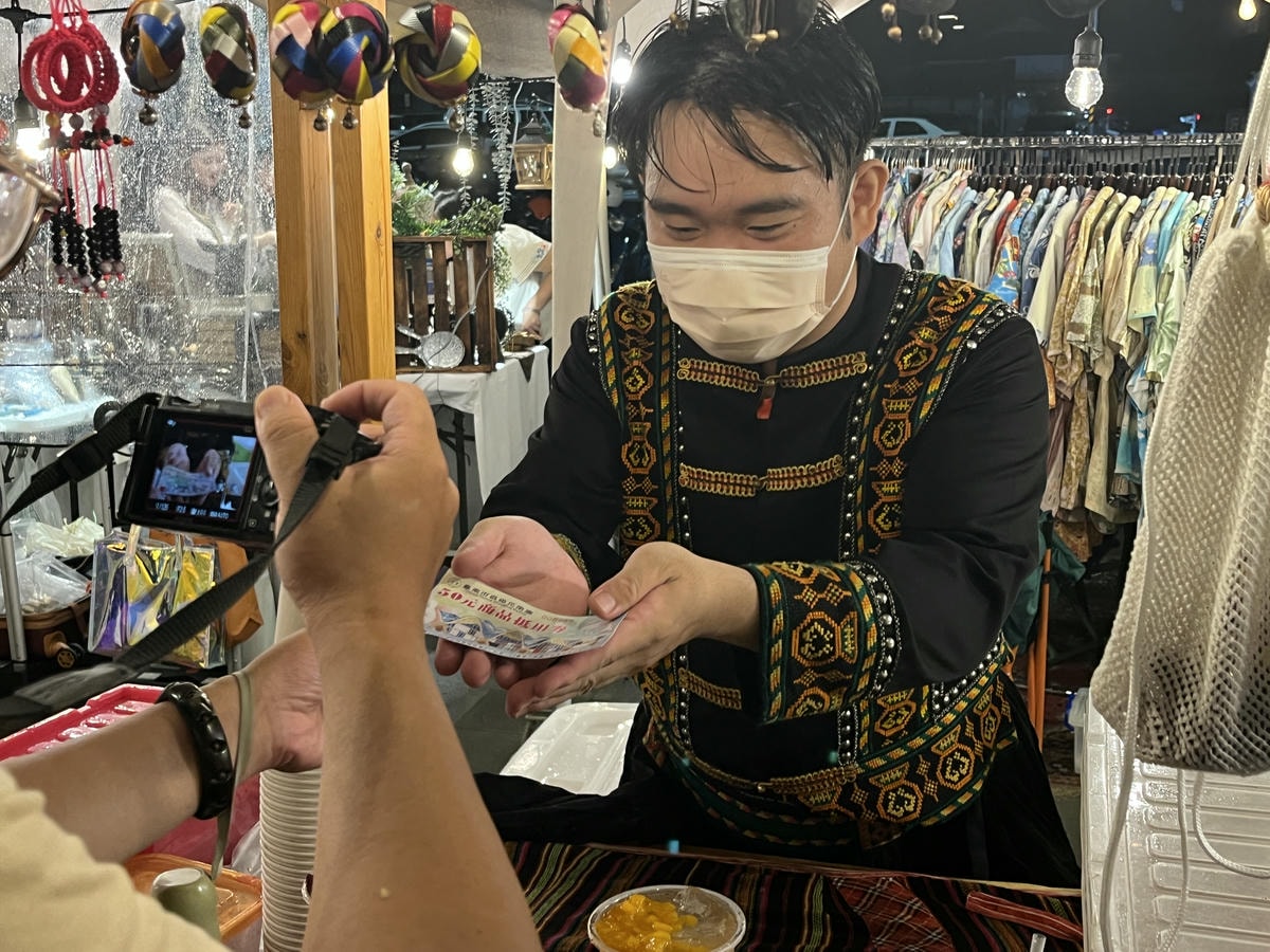 來台東輕旅行帶你怎麼玩 | 鐵花商圈微光集TTwilight Bazaar | 台東熱氣球季 | 2026台東博覽會 - 第75張圖 來台東輕旅行帶你怎麼玩 | 鐵花商圈微光集TTwilight Bazaar | 台東熱氣球季 | 2026台東博覽會