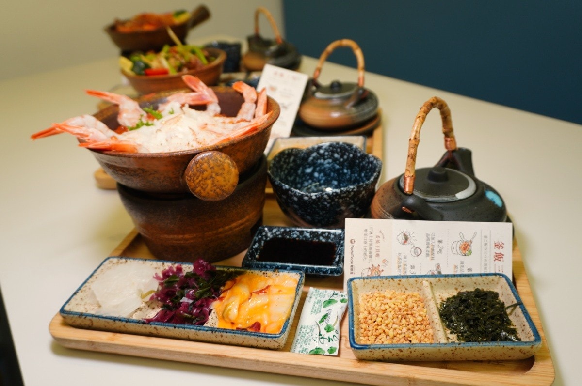 高雄義享天地聚餐就在Mochi Mochi 鬆餅屋 |三吃美味釜飯 | 開心果系列舒芙蕾鬆餅