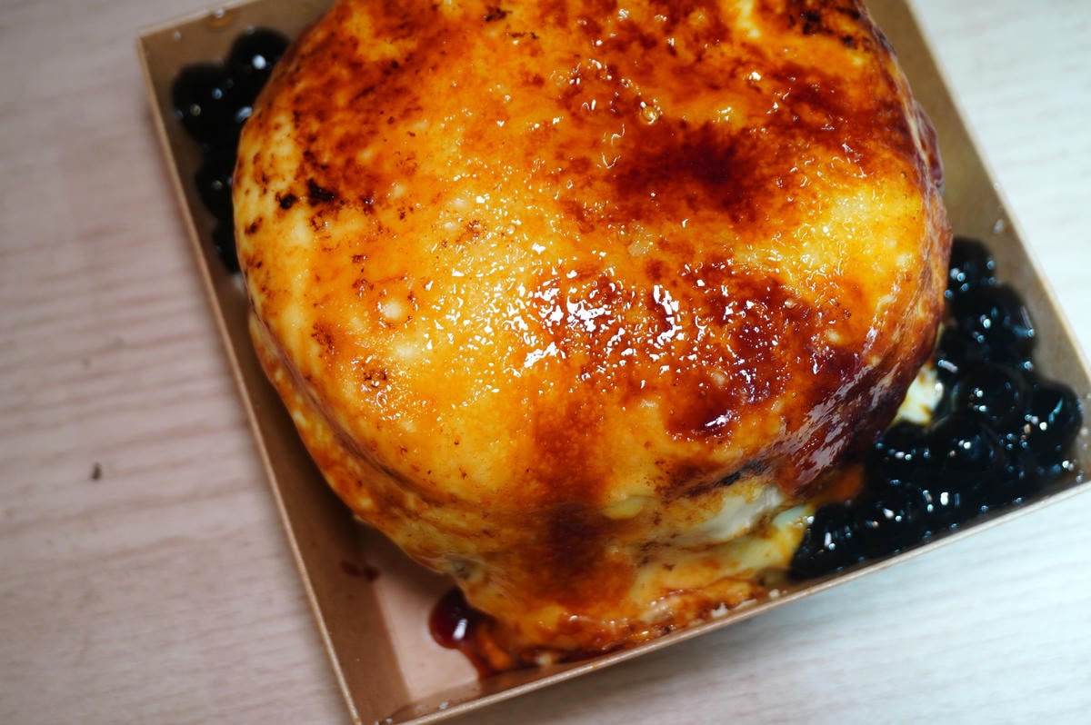 酥脆焦糖香氣撲鼻!高雄夜市必吃甜點「蕾隊友舒芙蕾」| IG 爆紅的秘密高雄甜點攤 - 第13張圖 酥脆焦糖香氣撲鼻!高雄夜市必吃甜點「蕾隊友舒芙蕾」| IG 爆紅的秘密高雄甜點攤