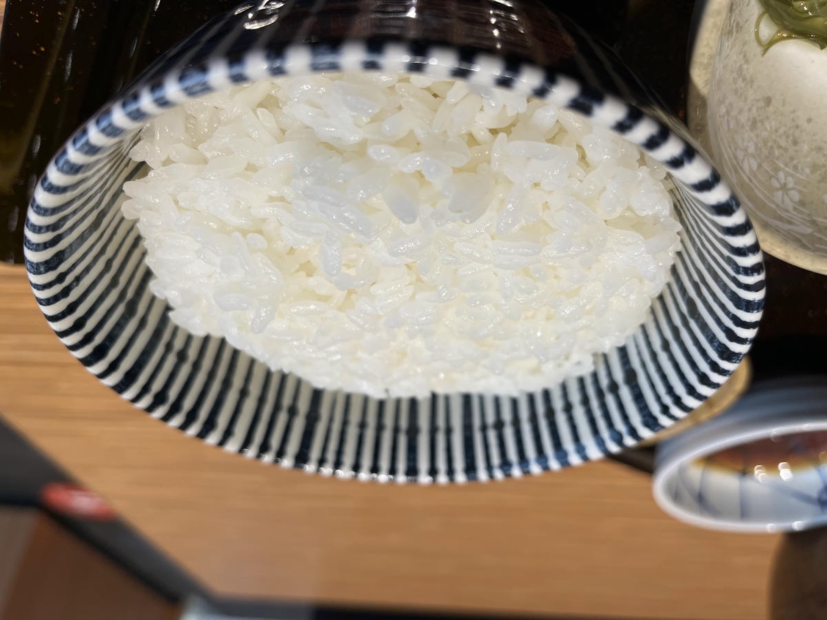 彌生軒 高雄夢時代店 | 白飯味增湯無限享用的日系連鎖定食 | 高雄市中心首店 - 第15張圖 彌生軒 高雄夢時代店 | 白飯味增湯無限享用的日系連鎖定食 | 高雄市中心首店