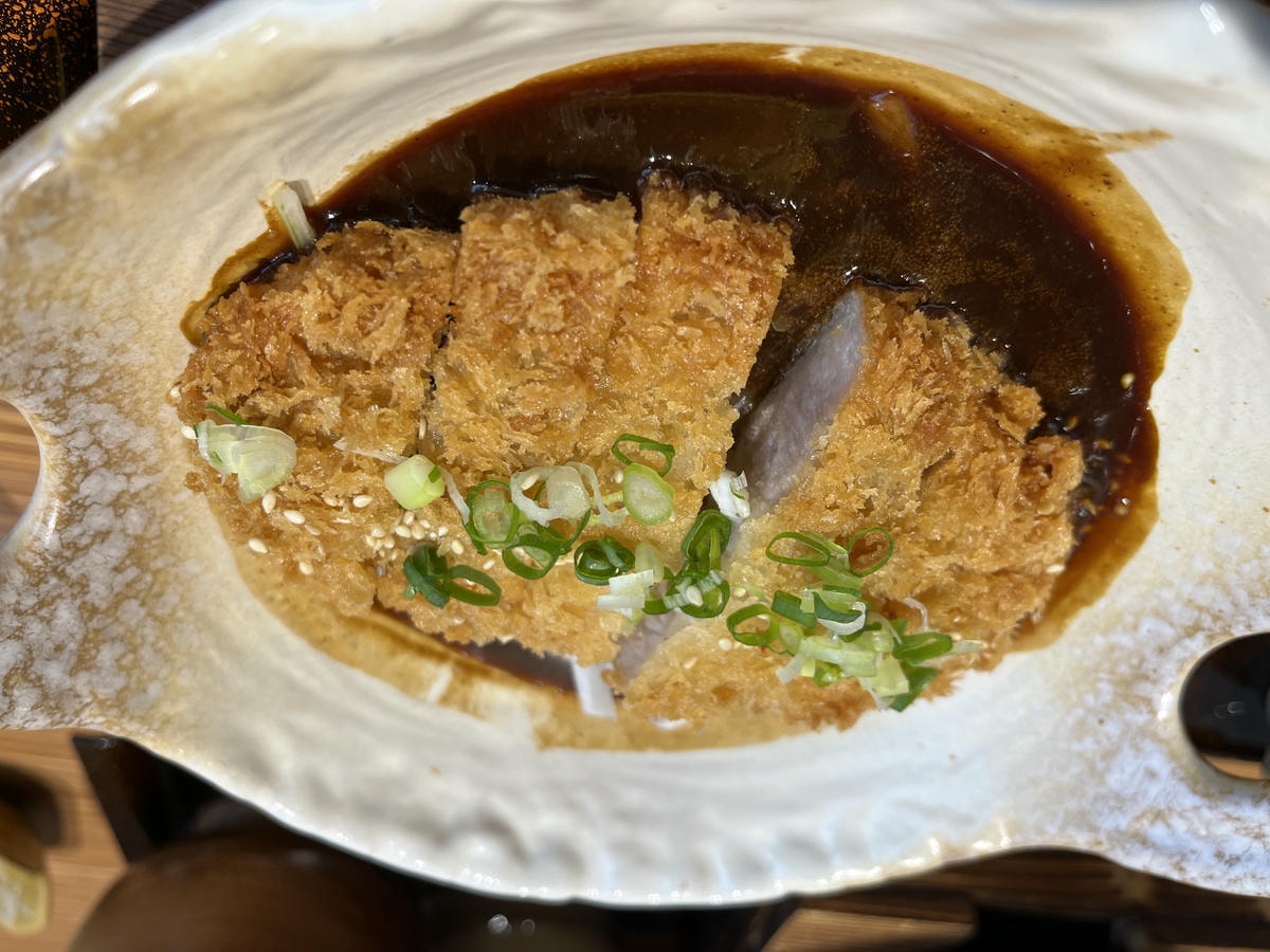 彌生軒 高雄夢時代店 | 白飯味增湯無限享用的日系連鎖定食 | 高雄市中心首店 - 第17張圖 彌生軒 高雄夢時代店 | 白飯味增湯無限享用的日系連鎖定食 | 高雄市中心首店