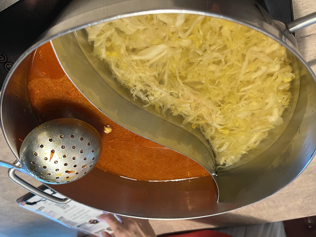 新馬辣 高雄夢時代店 | 全新調酒牆多款啤酒調酒暢飲 | 698起海外旅客指定第一麻辣火鍋吃到飽品牌