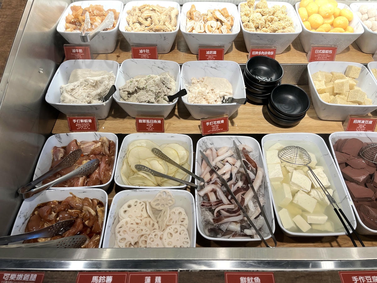 新馬辣 高雄夢時代店 | 全新調酒牆多款啤酒調酒暢飲 | 698起海外旅客指定第一麻辣火鍋吃到飽品牌
