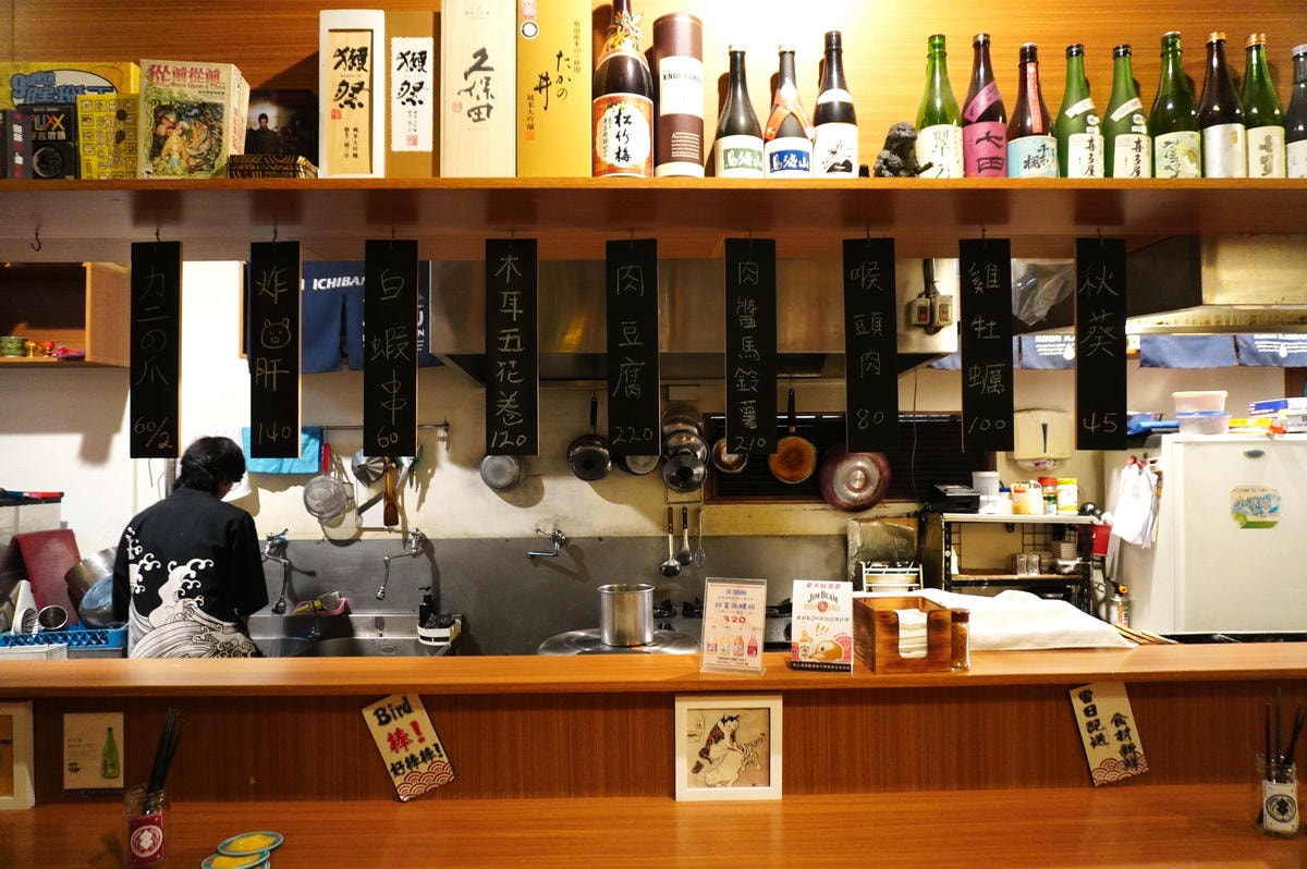 八木十浬酒場 【高雄左營居酒屋】最強直火現烤各式串燒,不用飛出國就能品嘗到道地日本居酒屋文化 - 第6張圖 八木十浬酒場 【高雄左營居酒屋】最強直火現烤各式串燒,不用飛出國就能品嘗到道地日本居酒屋文化