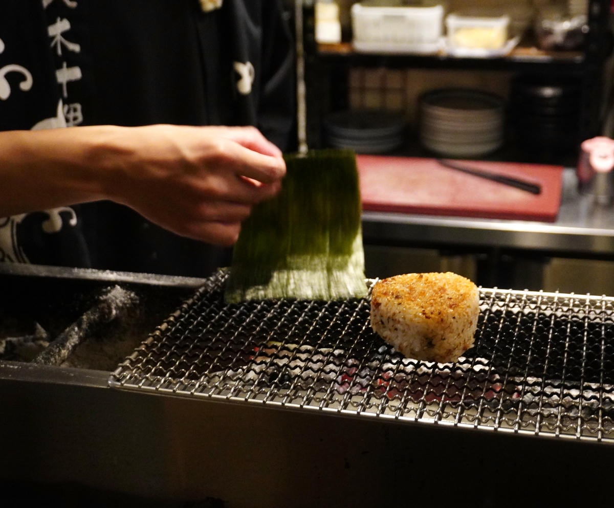 八木十浬酒場 【高雄左營居酒屋】最強直火現烤各式串燒,不用飛出國就能品嘗到道地日本居酒屋文化 - 第36張圖 八木十浬酒場 【高雄左營居酒屋】最強直火現烤各式串燒,不用飛出國就能品嘗到道地日本居酒屋文化