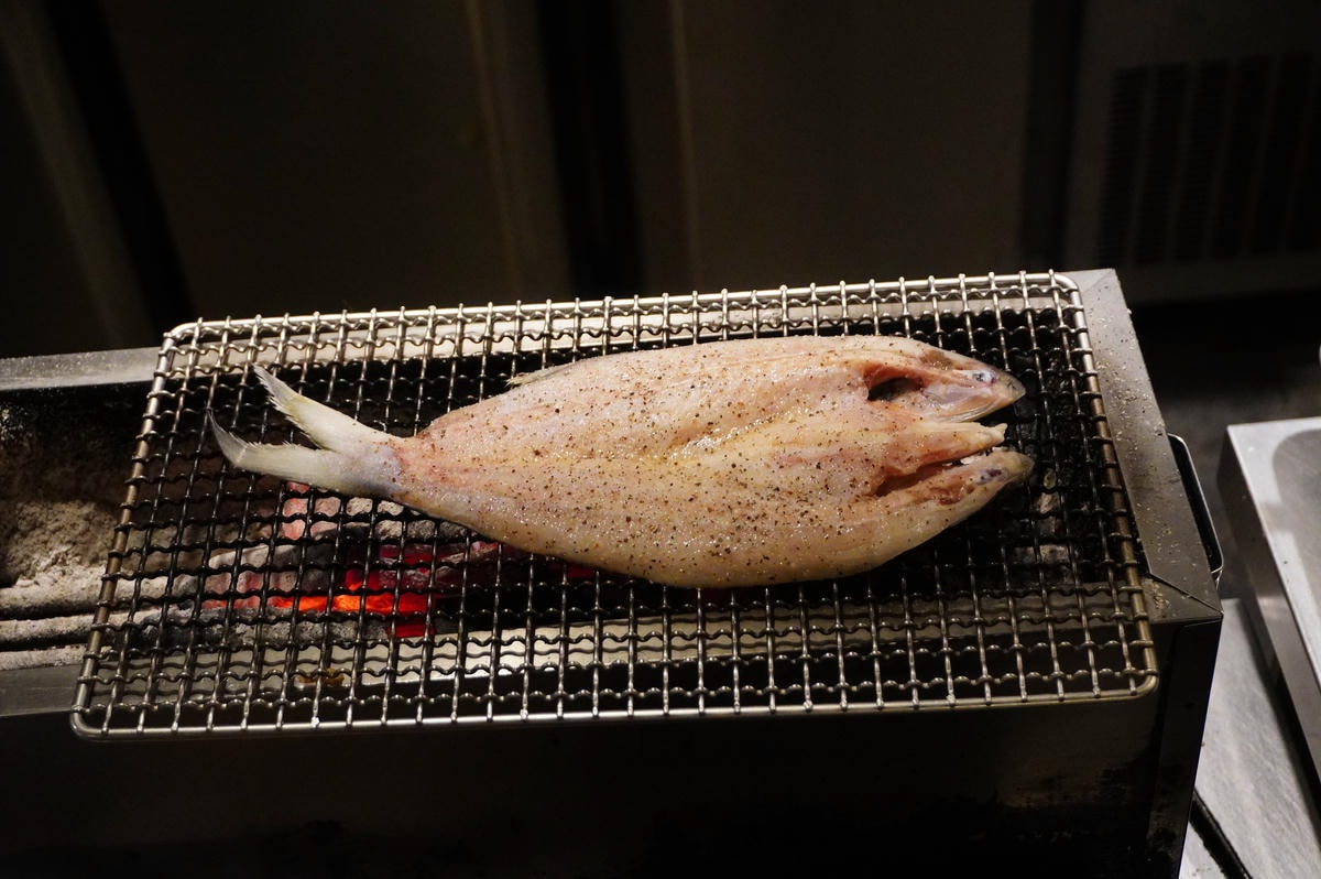 八木十浬酒場 【高雄左營居酒屋】最強直火現烤各式串燒,不用飛出國就能品嘗到道地日本居酒屋文化 - 第33張圖 八木十浬酒場 【高雄左營居酒屋】最強直火現烤各式串燒,不用飛出國就能品嘗到道地日本居酒屋文化