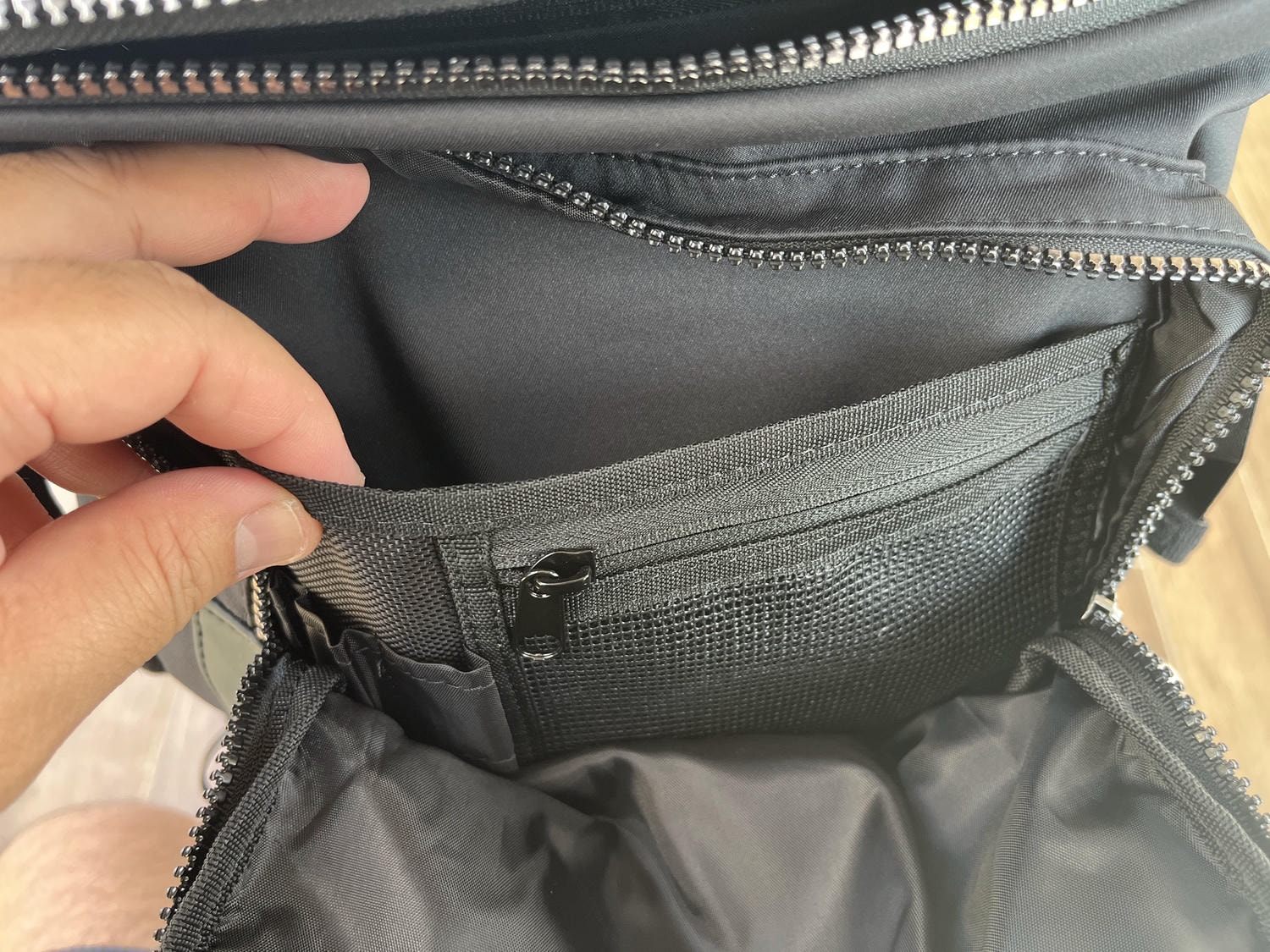 NICHE 樂奇都會背包 | 城市旅人天鷹座探險大容量後背包 | 機能質感一次擁有 - 第17張圖 NICHE 樂奇都會背包 | 城市旅人天鷹座探險大容量後背包 | 機能質感一次擁有