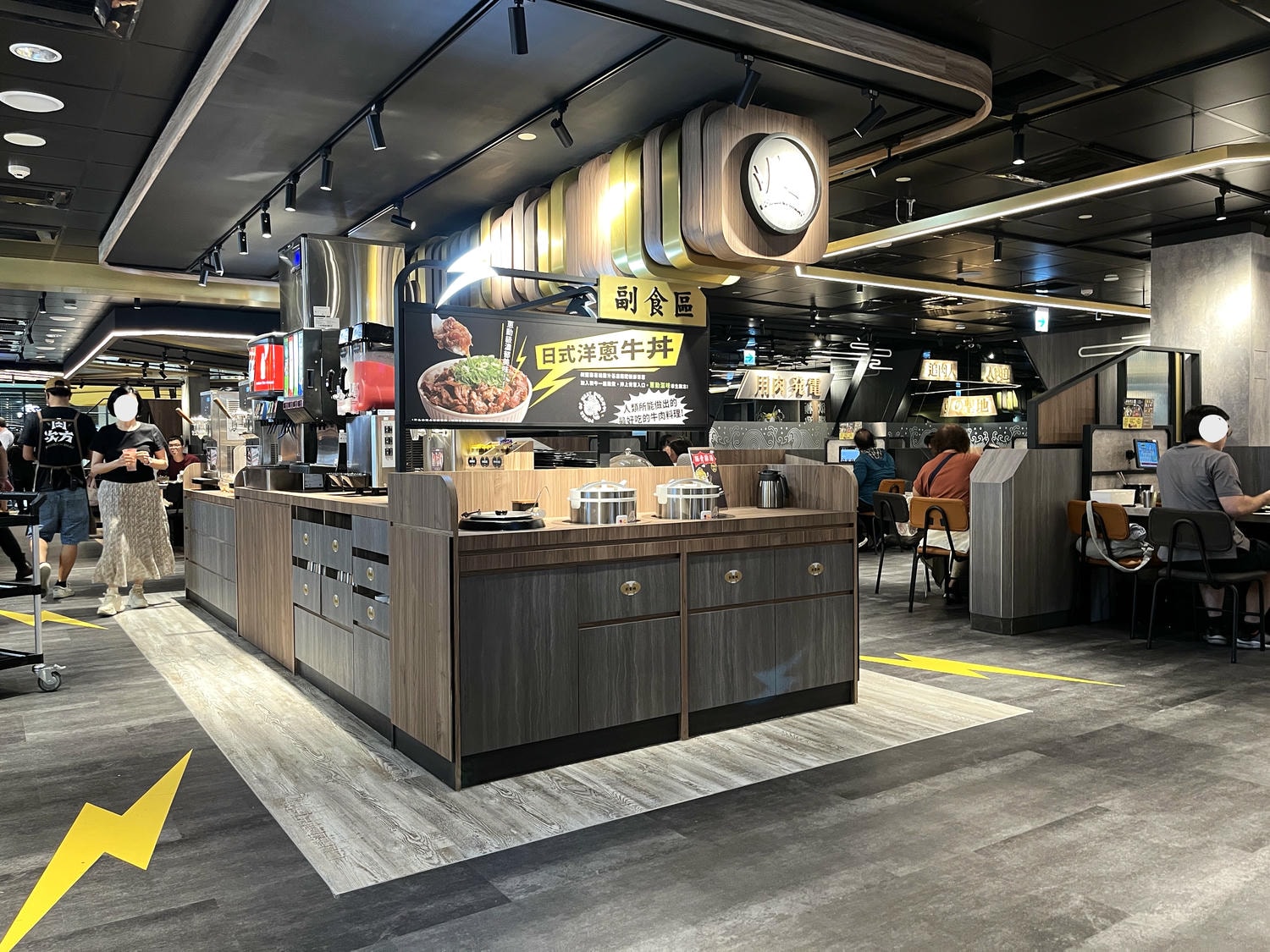 肉次方 高雄夢時代店 | 服務好燒肉吃到飽高雄首家百貨店 | 858 桌邊現切牛肉 - 第5張圖 肉次方 高雄夢時代店 | 服務好燒肉吃到飽高雄首家百貨店 | 858 桌邊現切牛肉