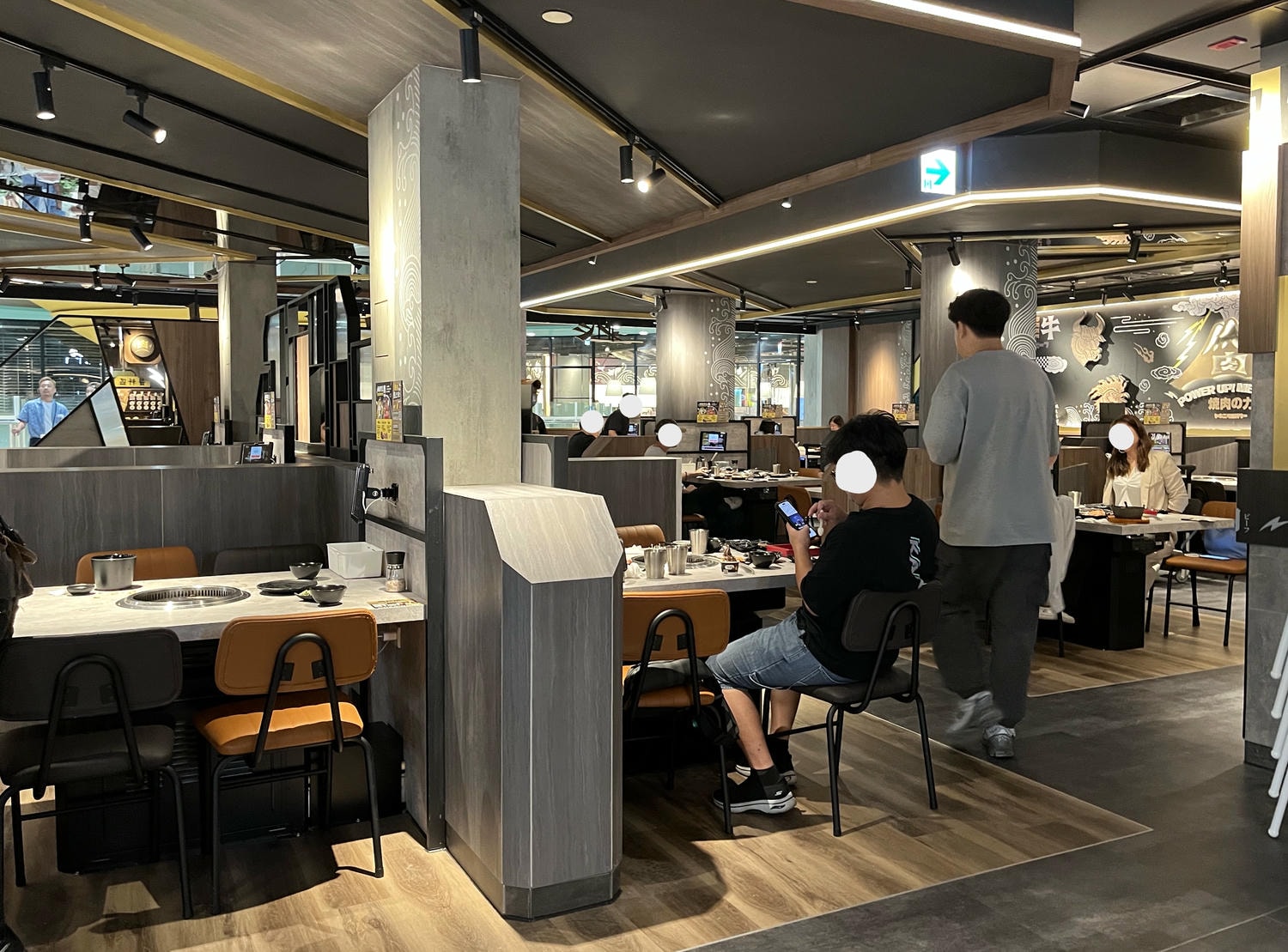 肉次方 高雄夢時代店 | 服務好燒肉吃到飽高雄首家百貨店 | 858 桌邊現切牛肉 - 第4張圖 肉次方 高雄夢時代店 | 服務好燒肉吃到飽高雄首家百貨店 | 858 桌邊現切牛肉