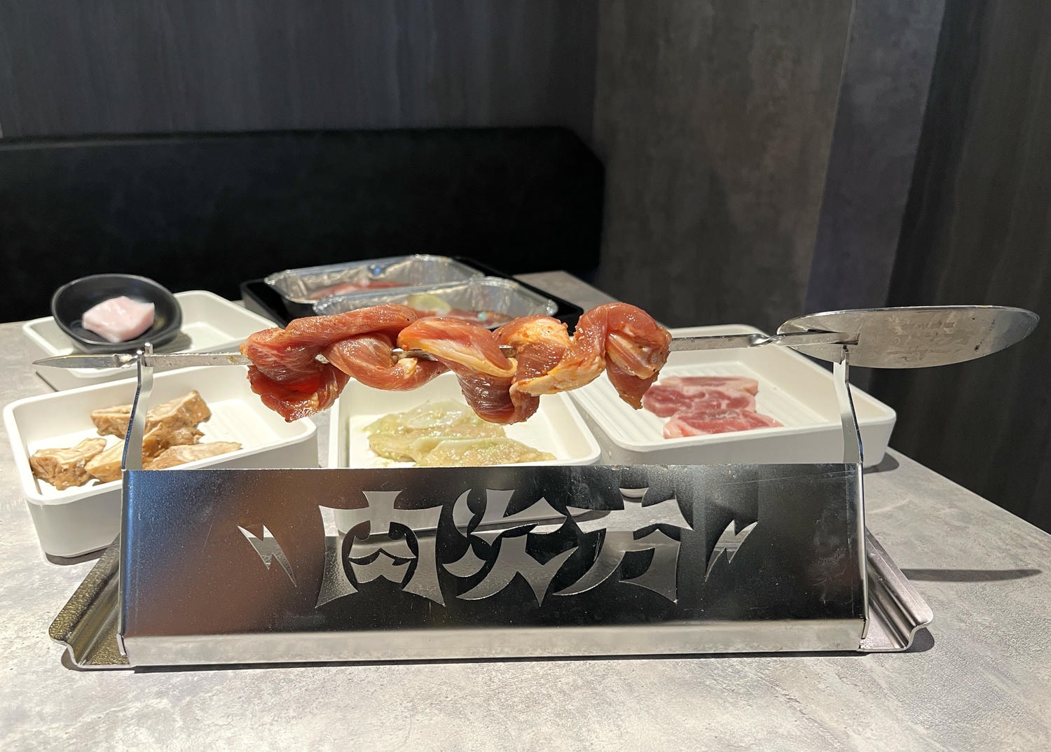 肉次方 高雄夢時代店 | 服務好燒肉吃到飽高雄首家百貨店 | 858 桌邊現切牛肉 - 第24張圖 肉次方 高雄夢時代店 | 服務好燒肉吃到飽高雄首家百貨店 | 858 桌邊現切牛肉