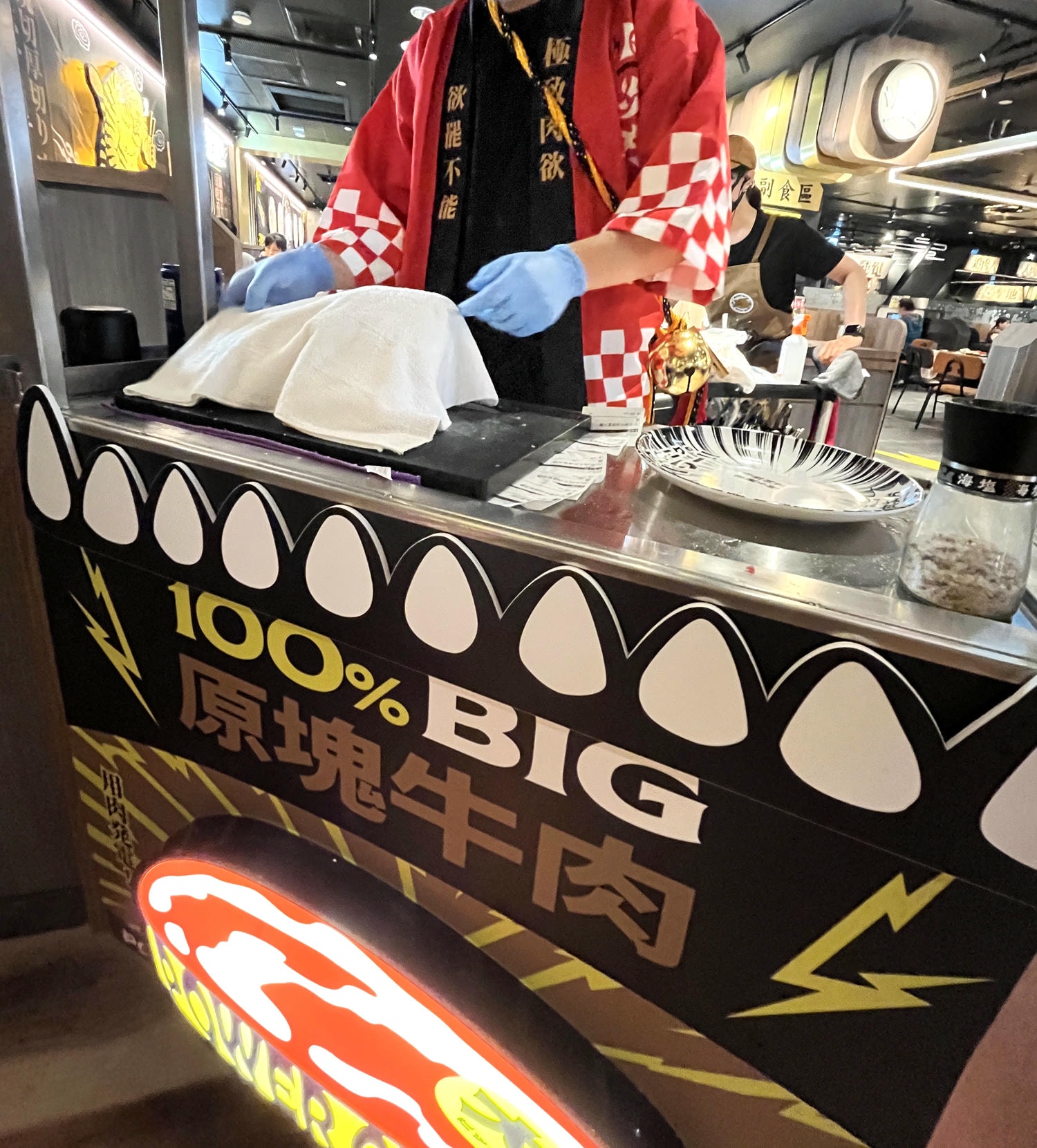 肉次方 高雄夢時代店 | 服務好燒肉吃到飽高雄首家百貨店 | 858 桌邊現切牛肉 - 第17張圖 肉次方 高雄夢時代店 | 服務好燒肉吃到飽高雄首家百貨店 | 858 桌邊現切牛肉