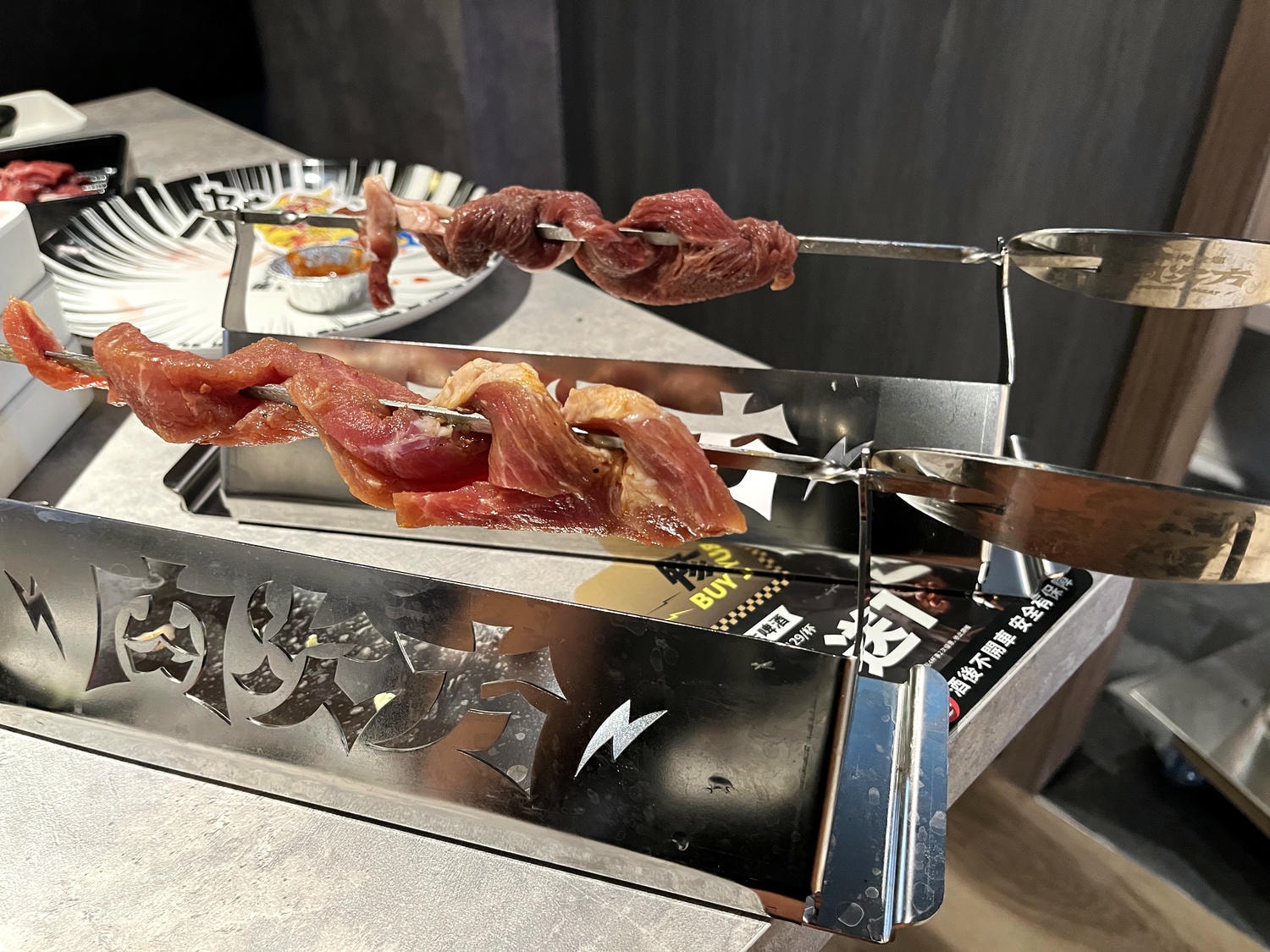 肉次方 高雄夢時代店 | 服務好燒肉吃到飽高雄首家百貨店 | 858 桌邊現切牛肉 - 第23張圖 肉次方 高雄夢時代店 | 服務好燒肉吃到飽高雄首家百貨店 | 858 桌邊現切牛肉