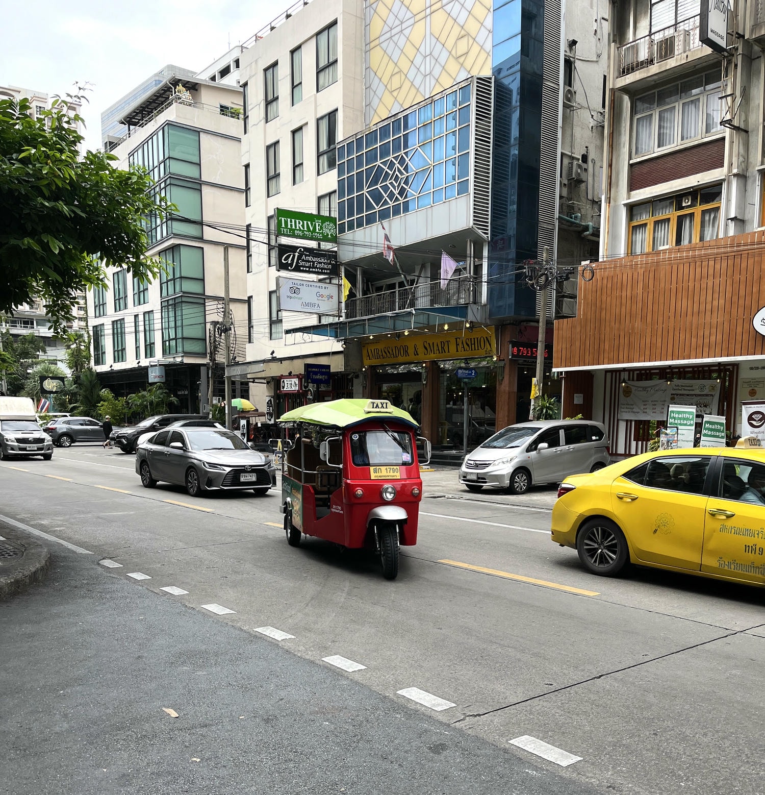 MUVMI 曼谷電動嘟嘟車 | 10元起跳區域接駁超方便