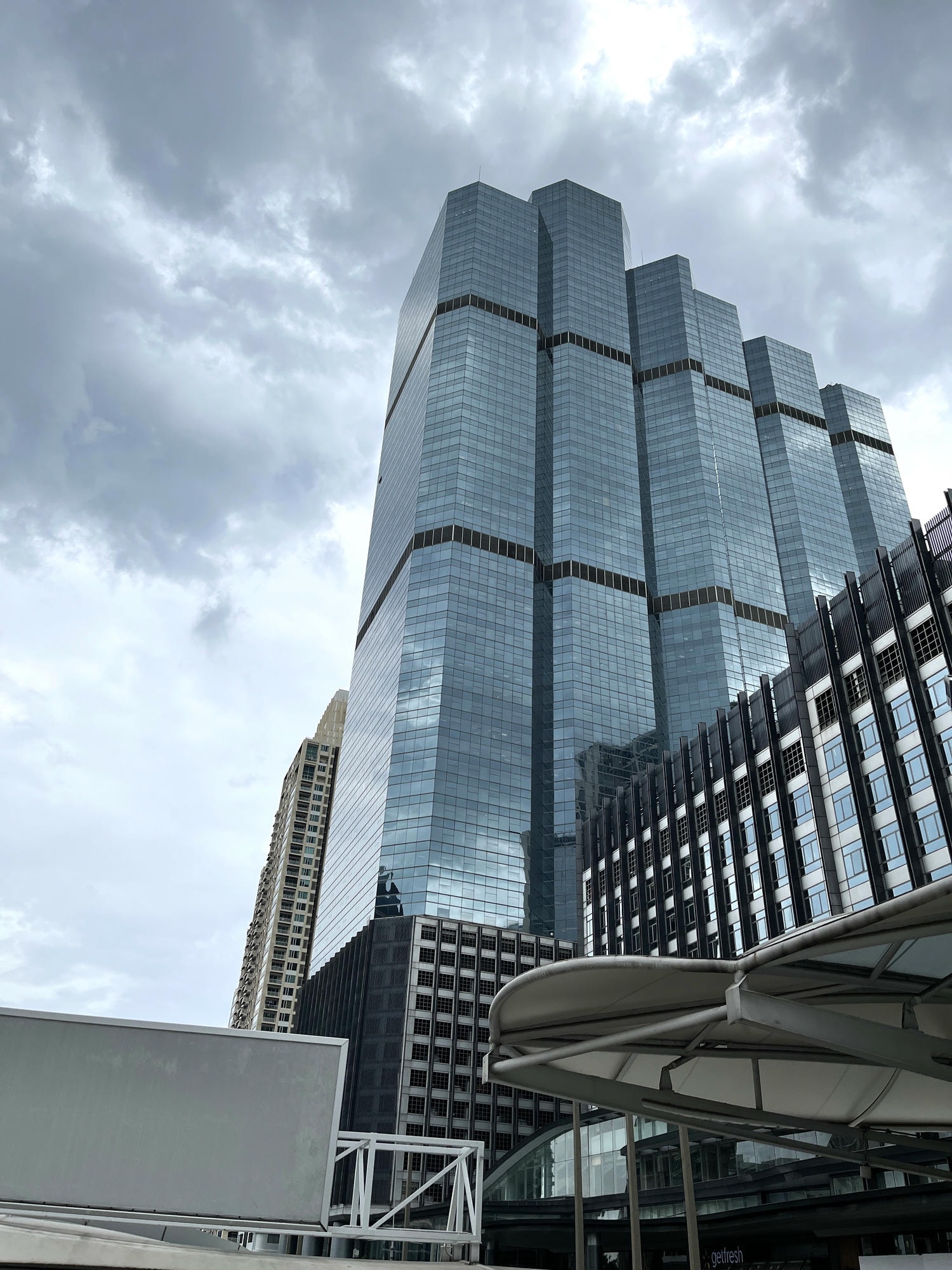 %Arabica 曼谷高空景觀店 | 買杯咖啡就能上55樓觀景台 | % Arabica Bangkok Empire Tower - 第2張圖 %Arabica 曼谷高空景觀店 | 買杯咖啡就能上55樓觀景台 | % Arabica Bangkok Empire Tower