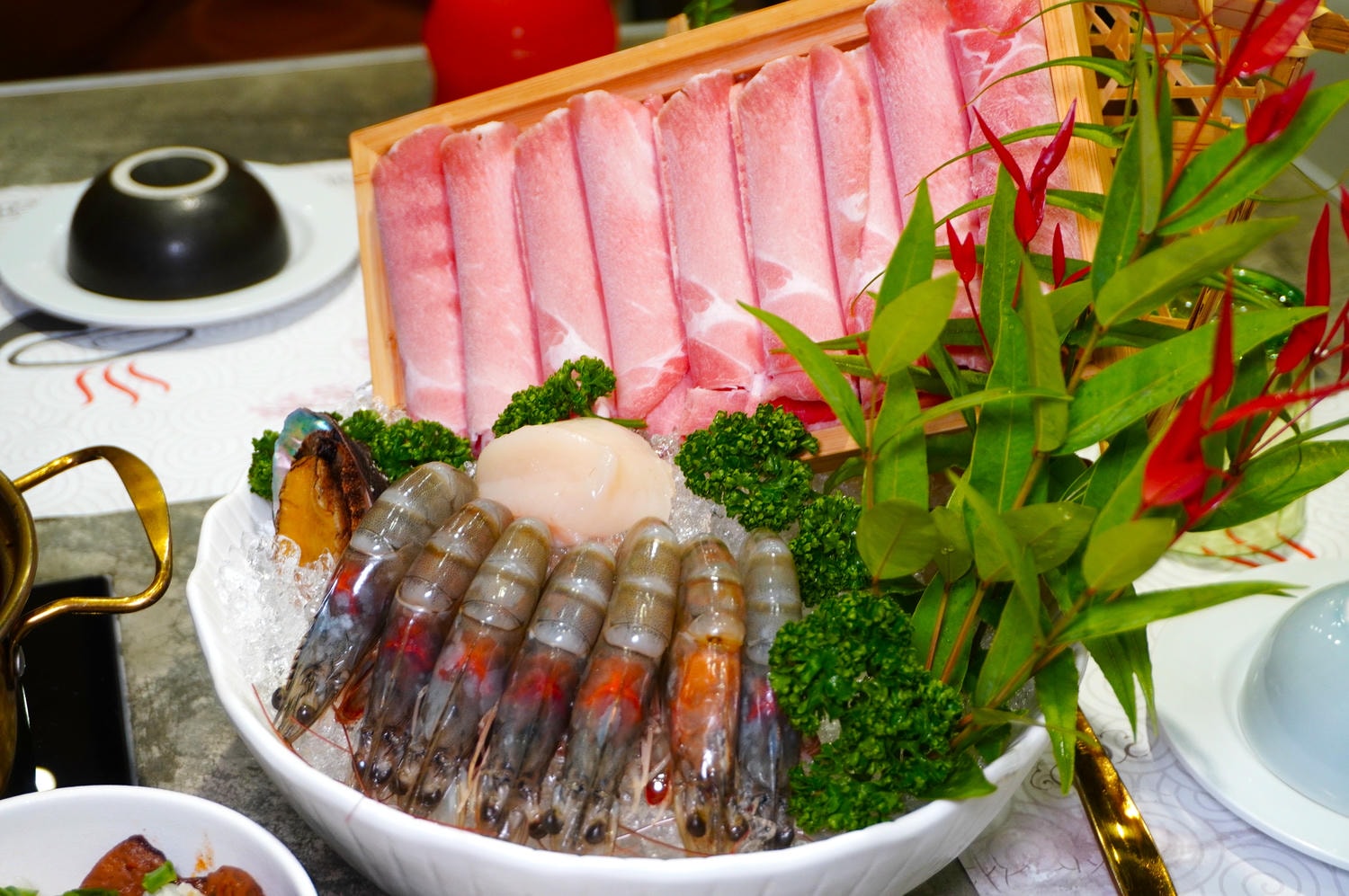 馨月鍋物 嘉義 | 精緻用心鍋底 | 沙拉 + 蔬菜火鍋料無限享用 | 嘉義火鍋推薦